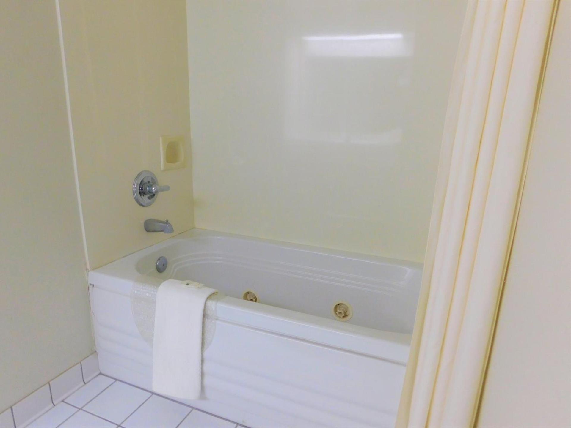 Quality Inn & Suites Thomasville-High Point photo 30