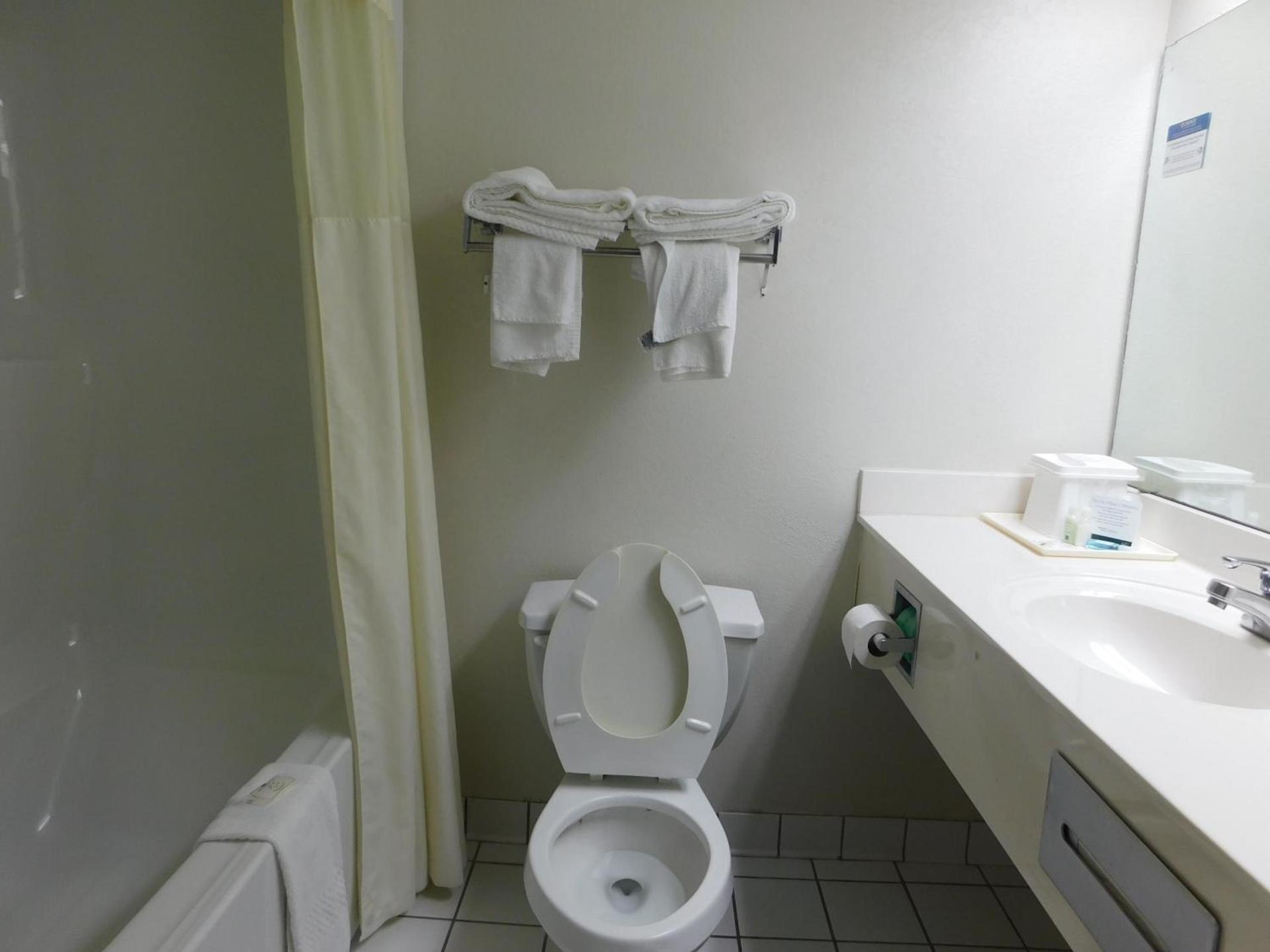 Quality Inn & Suites Thomasville-High Point photo 43