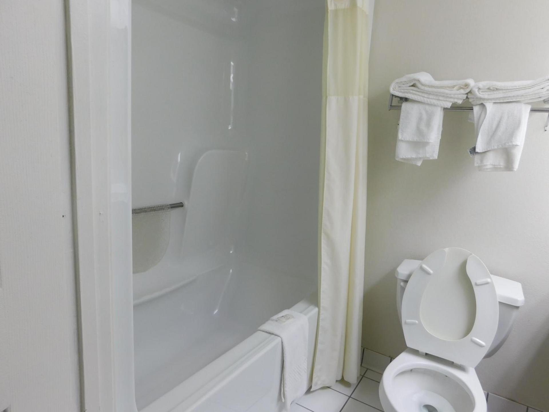 Quality Inn & Suites Thomasville-High Point photo 49
