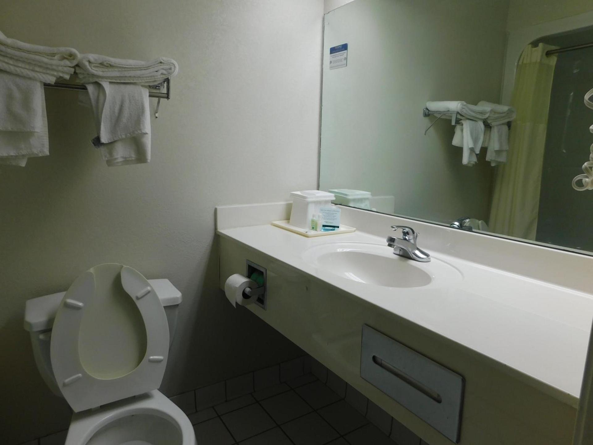 Quality Inn & Suites Thomasville-High Point photo 55
