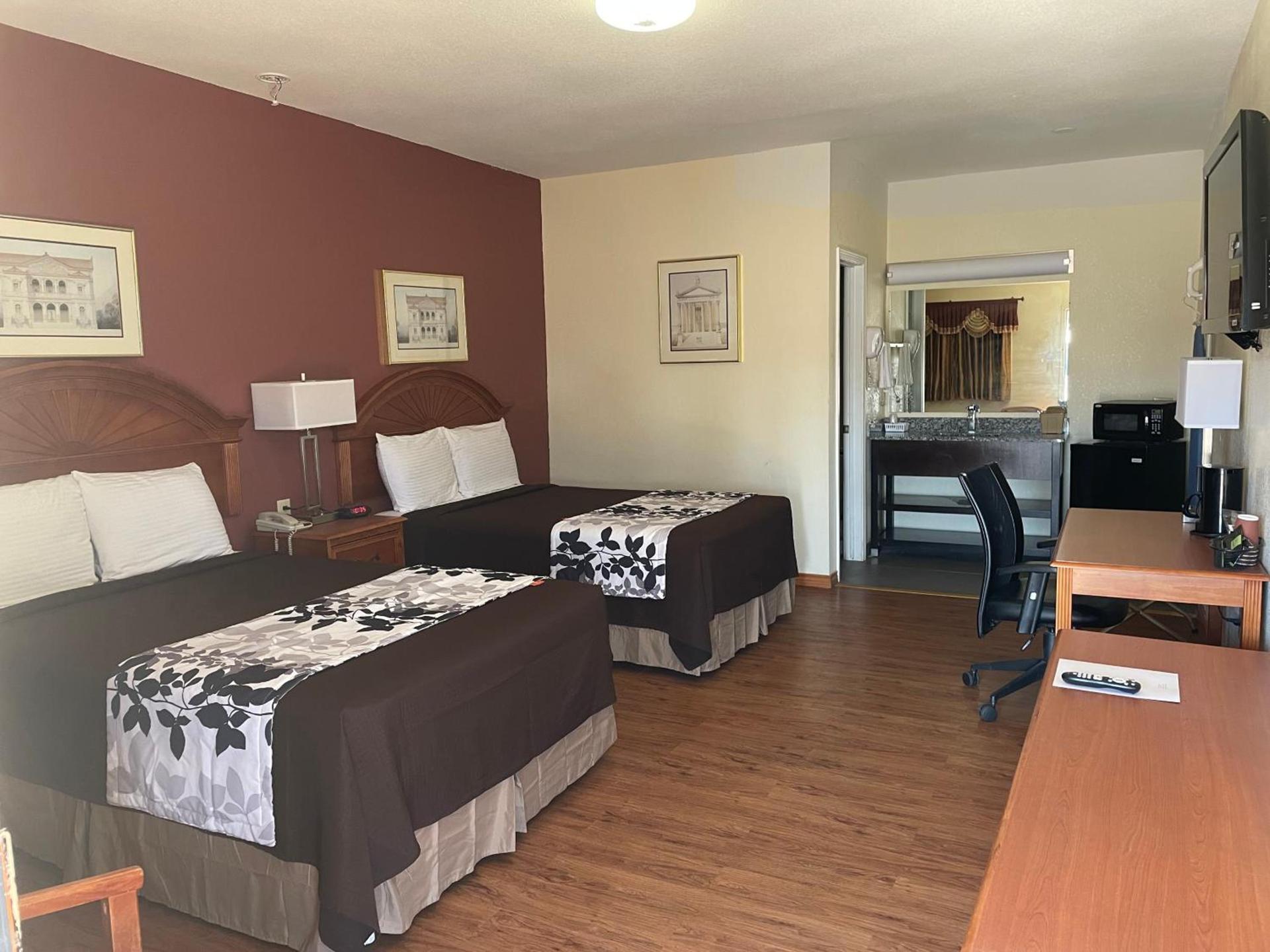 Relax Inn Dilley photo 5
