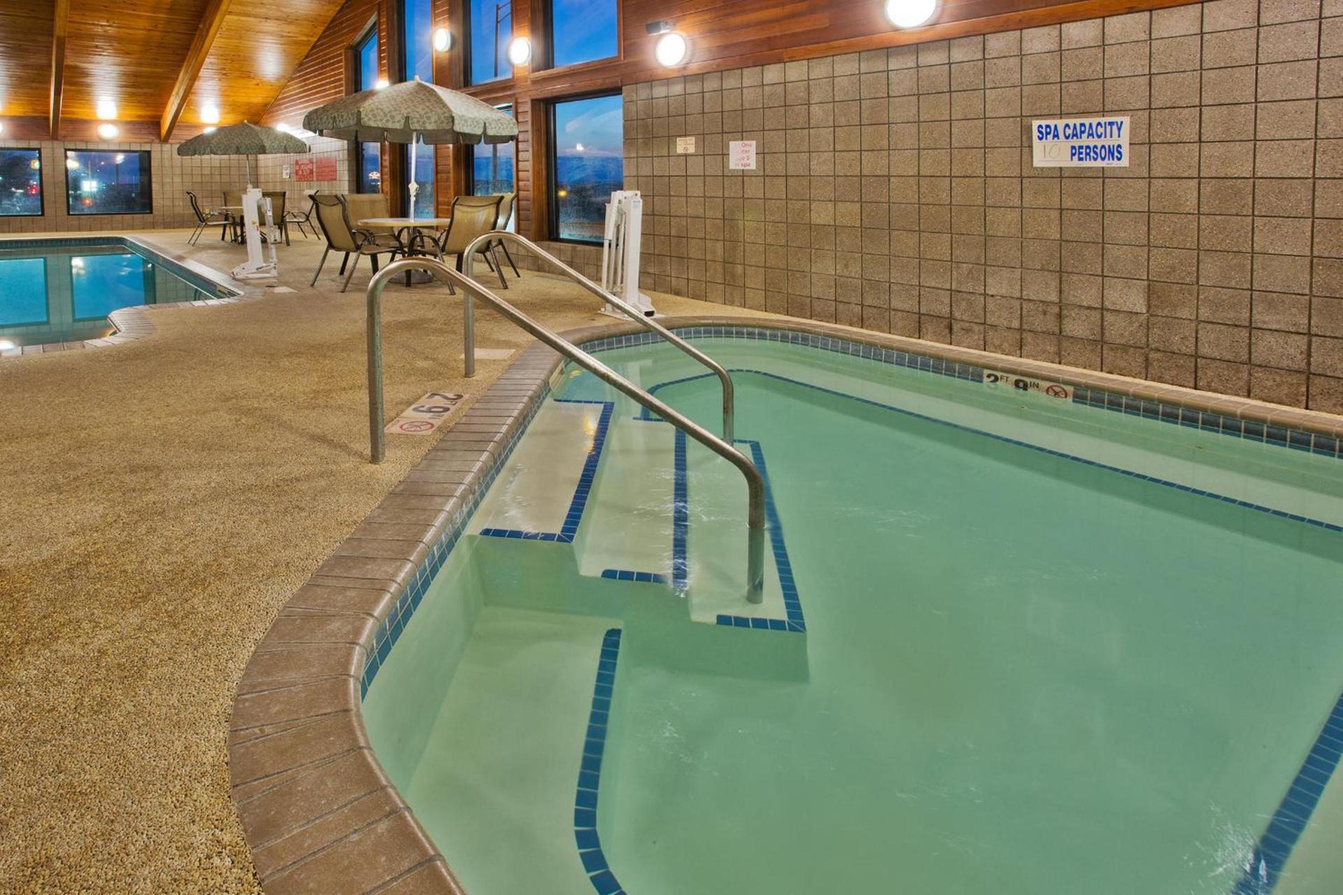AmericInn by Wyndham Lincoln North photo 9