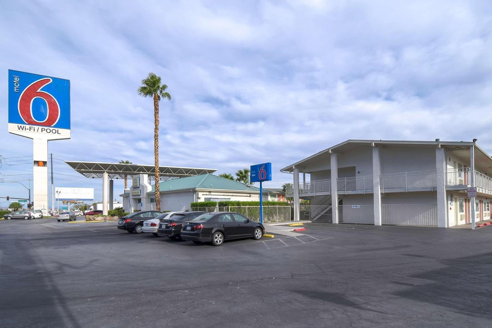 Studio 6 Suites Las Vegas, NV - Tropicana photo 4