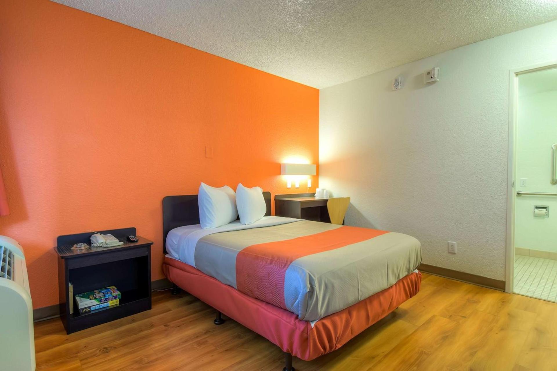 Studio 6 Suites Las Vegas, NV - Tropicana photo 8