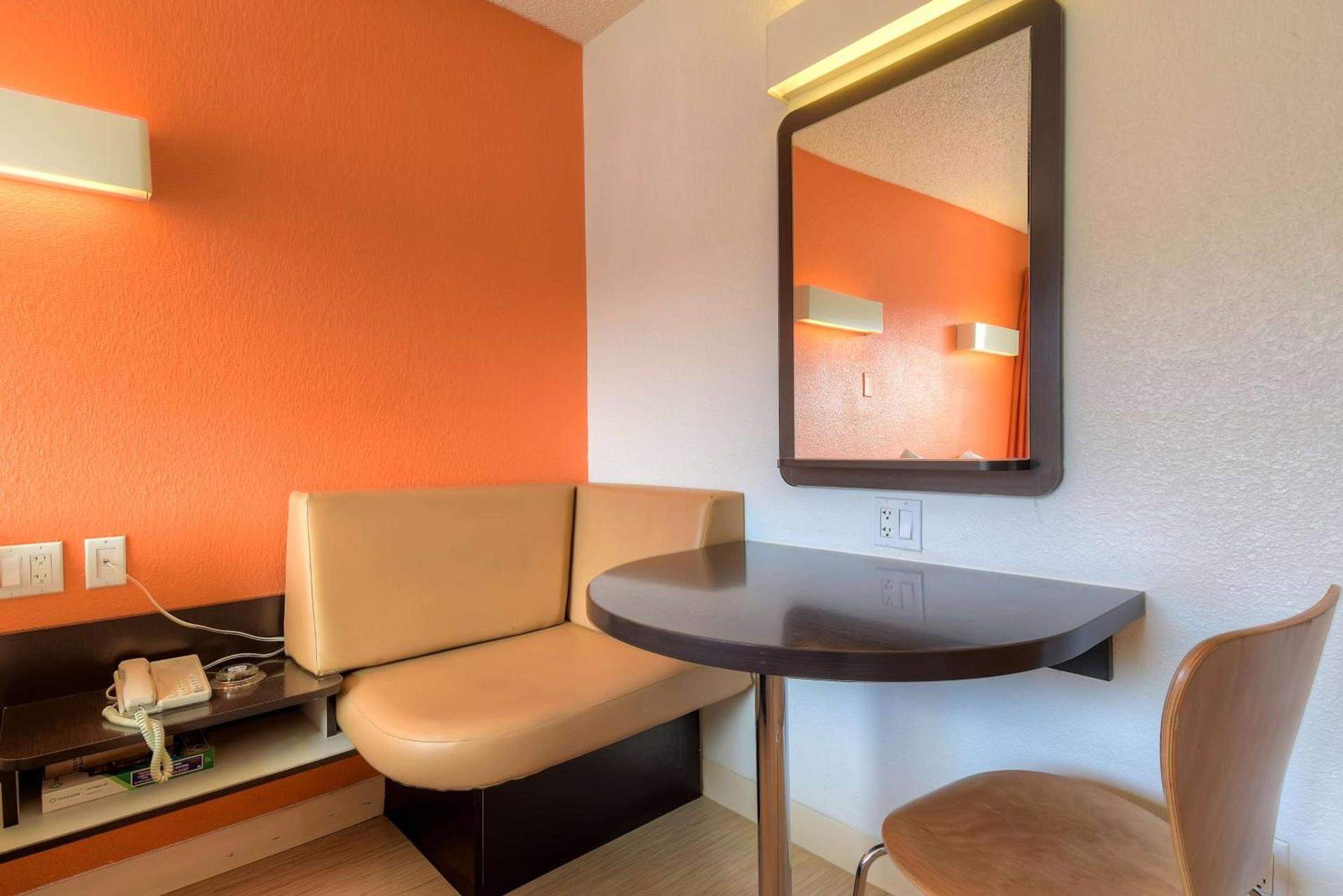 Studio 6 Suites Las Vegas, NV - Tropicana photo 9