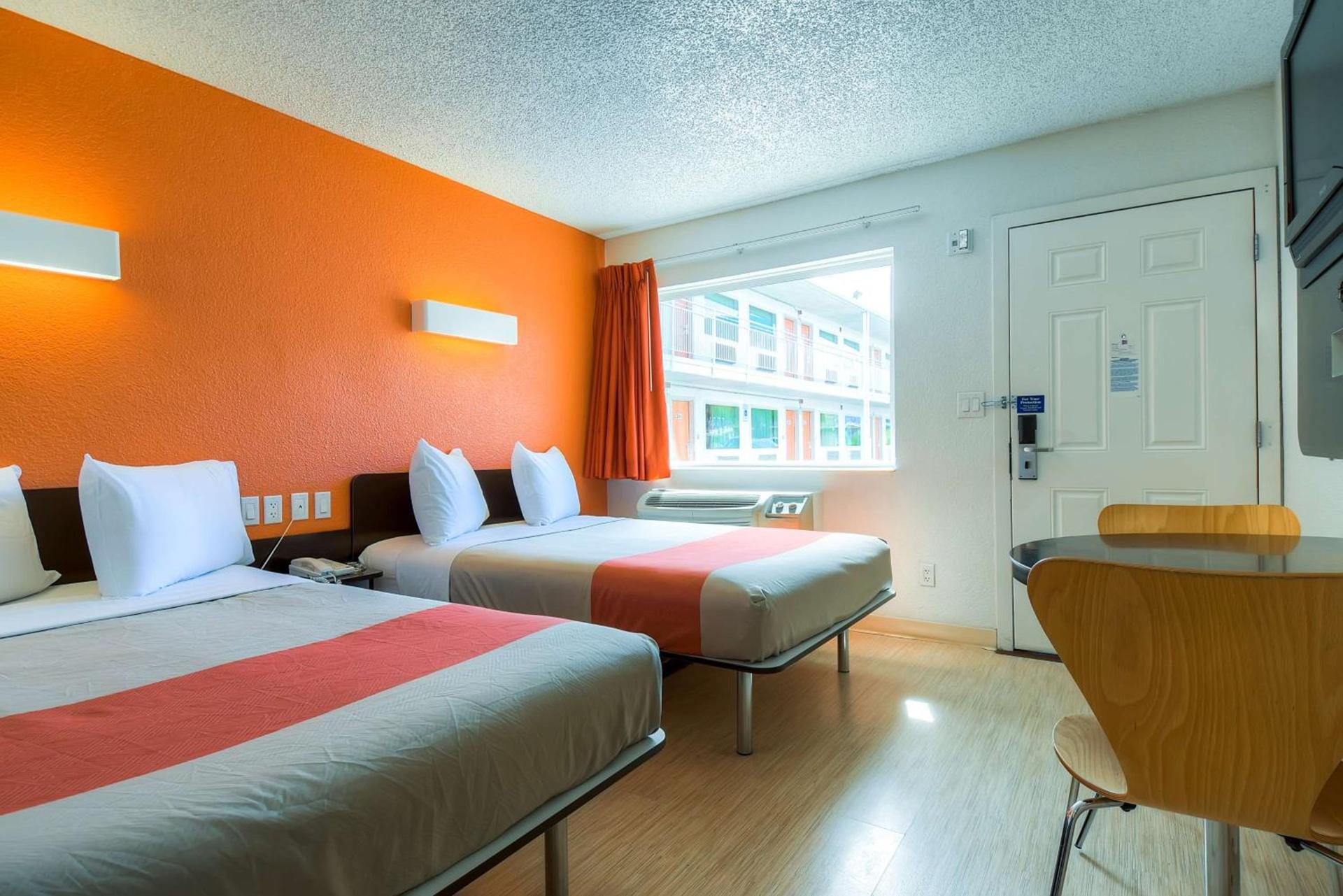 Studio 6 Suites Las Vegas, NV - Tropicana photo 11
