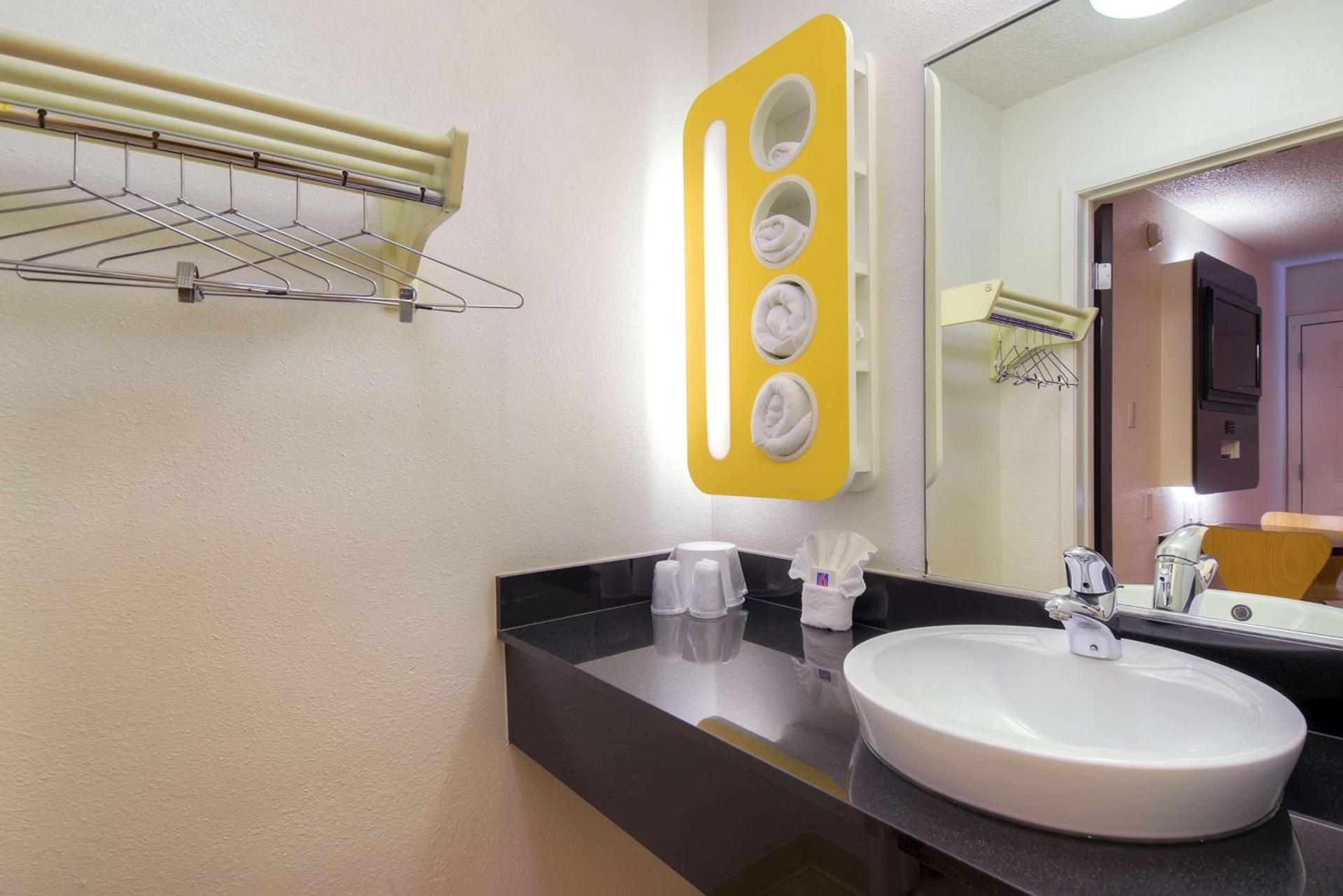 Studio 6 Suites Las Vegas, NV - Tropicana photo 15
