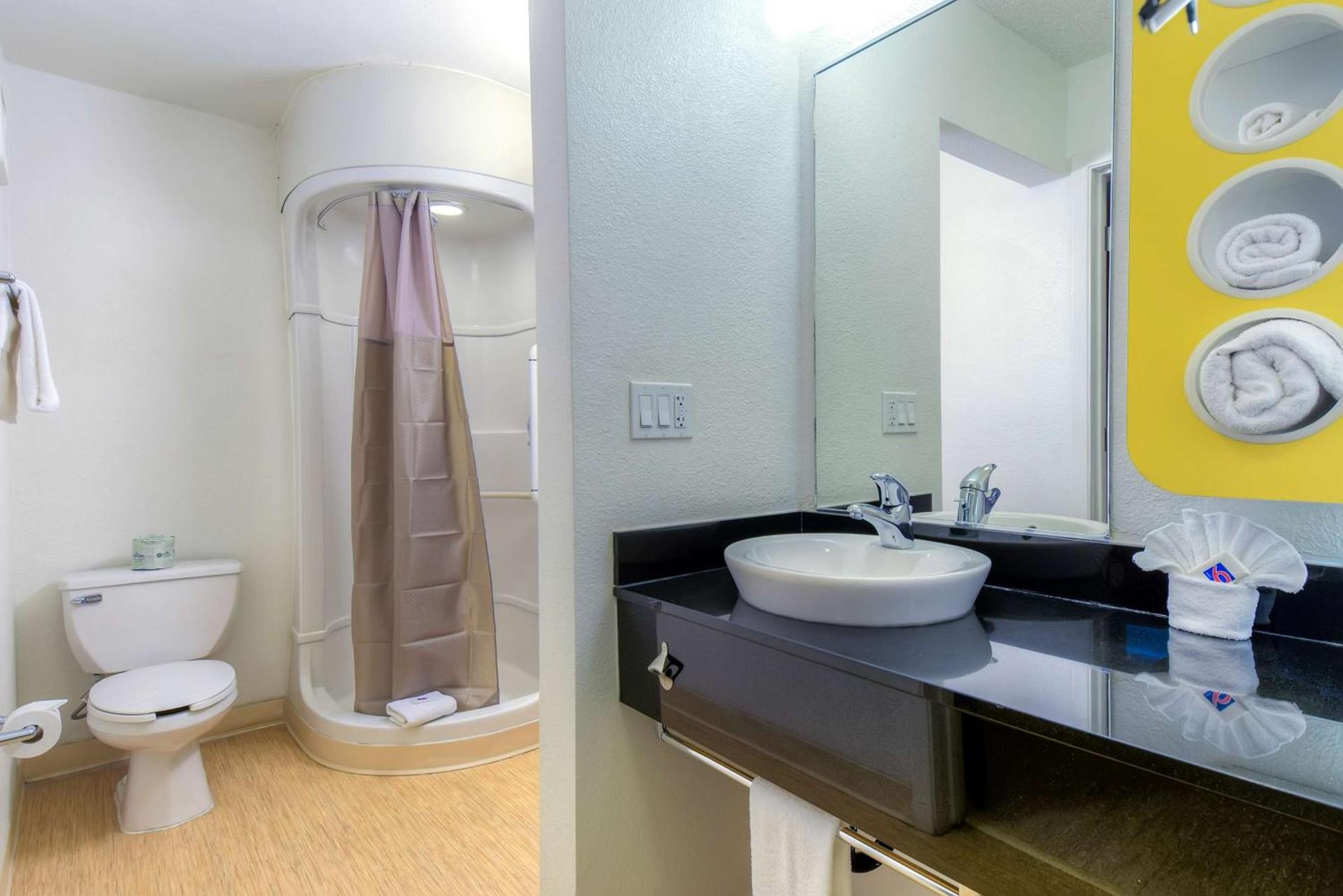 Studio 6 Suites Las Vegas, NV - Tropicana photo 16