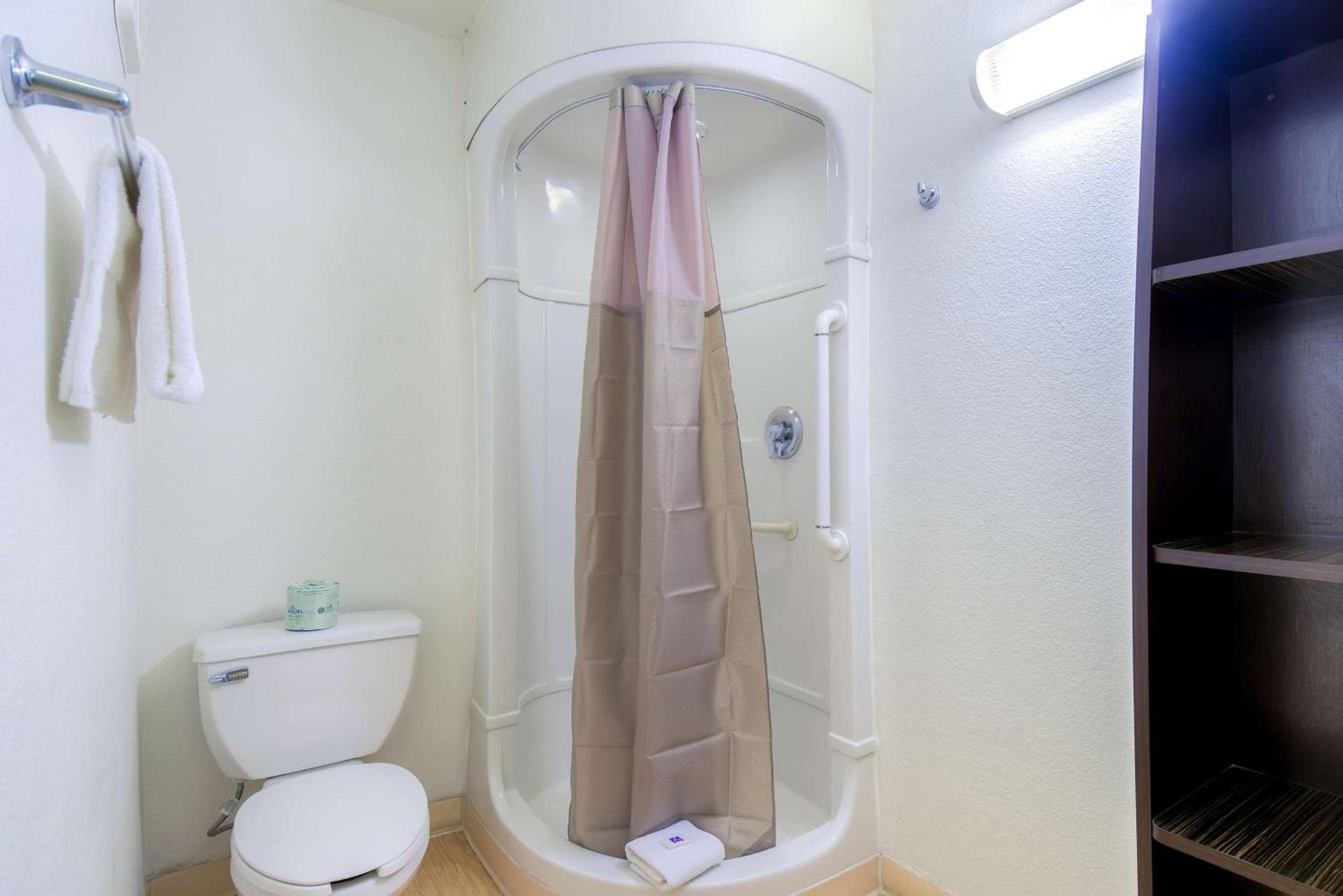 Studio 6 Suites Las Vegas, NV - Tropicana photo 17