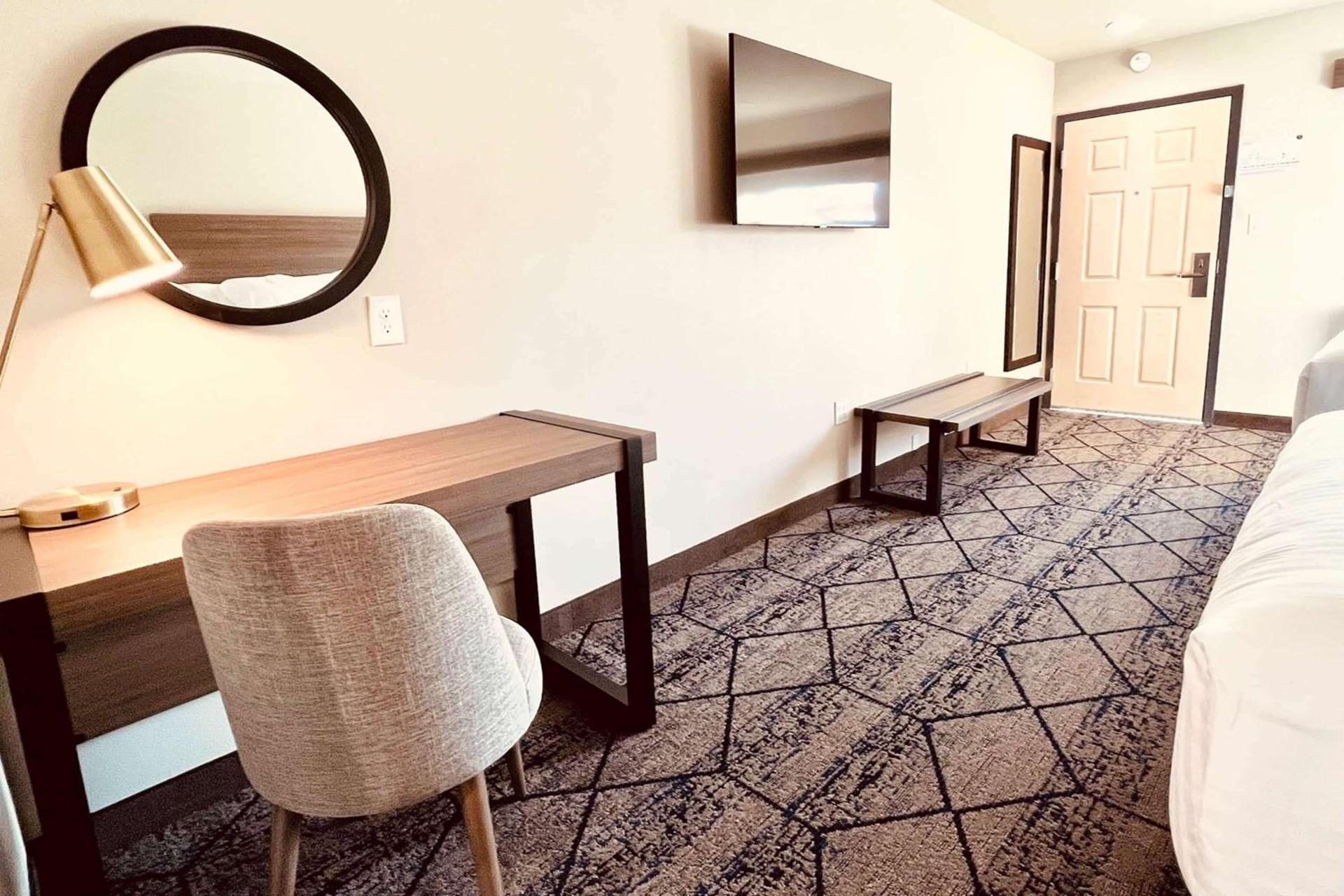 Ramada by Wyndham Modesto Yosemite Area photo 11