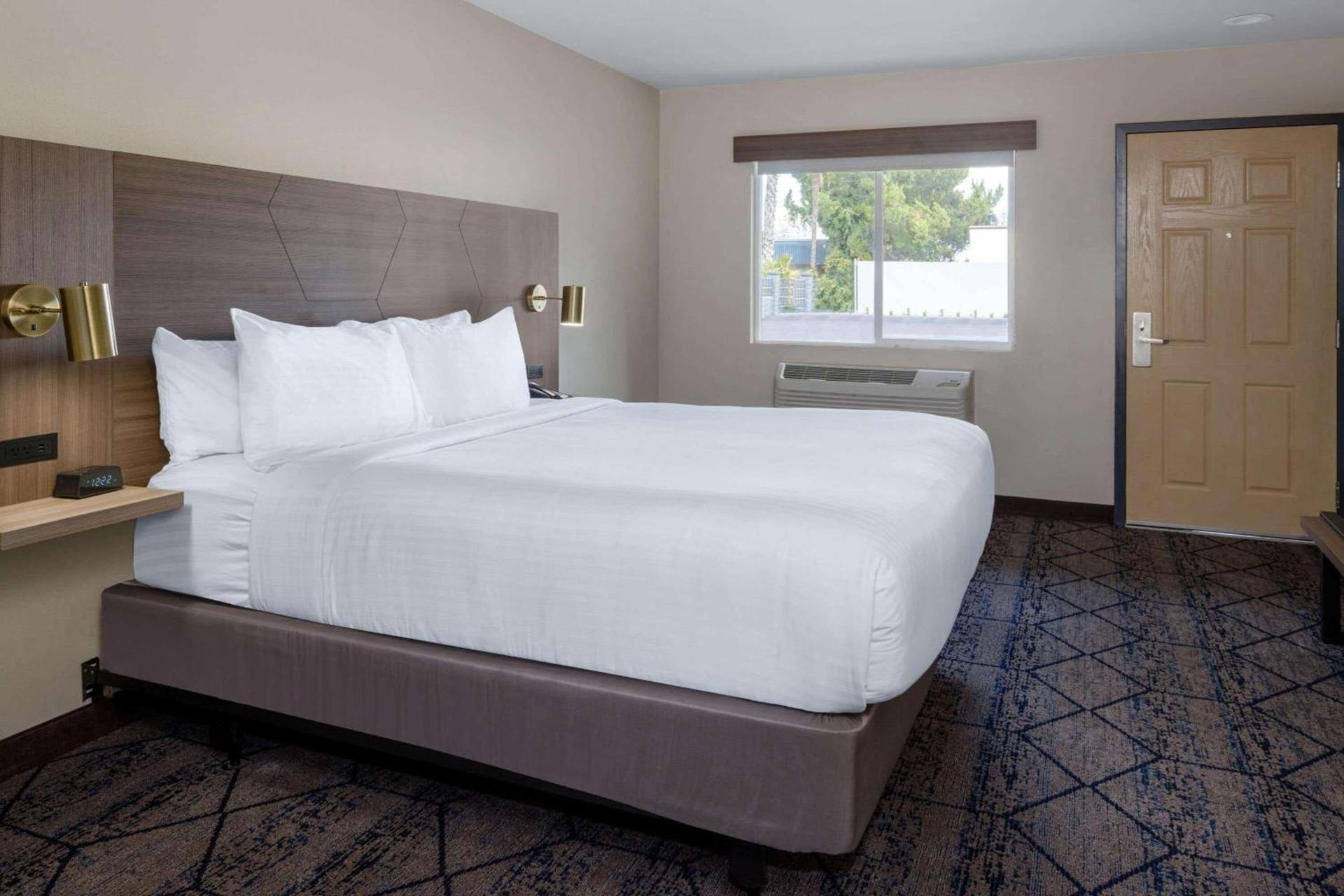 Ramada by Wyndham Modesto Yosemite Area photo 17