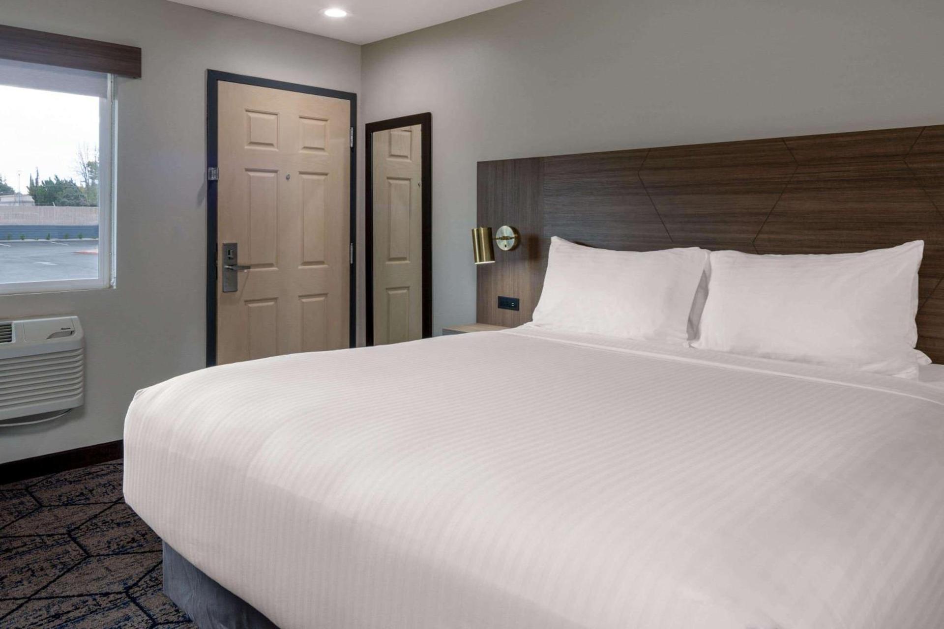 Ramada by Wyndham Modesto Yosemite Area photo 22
