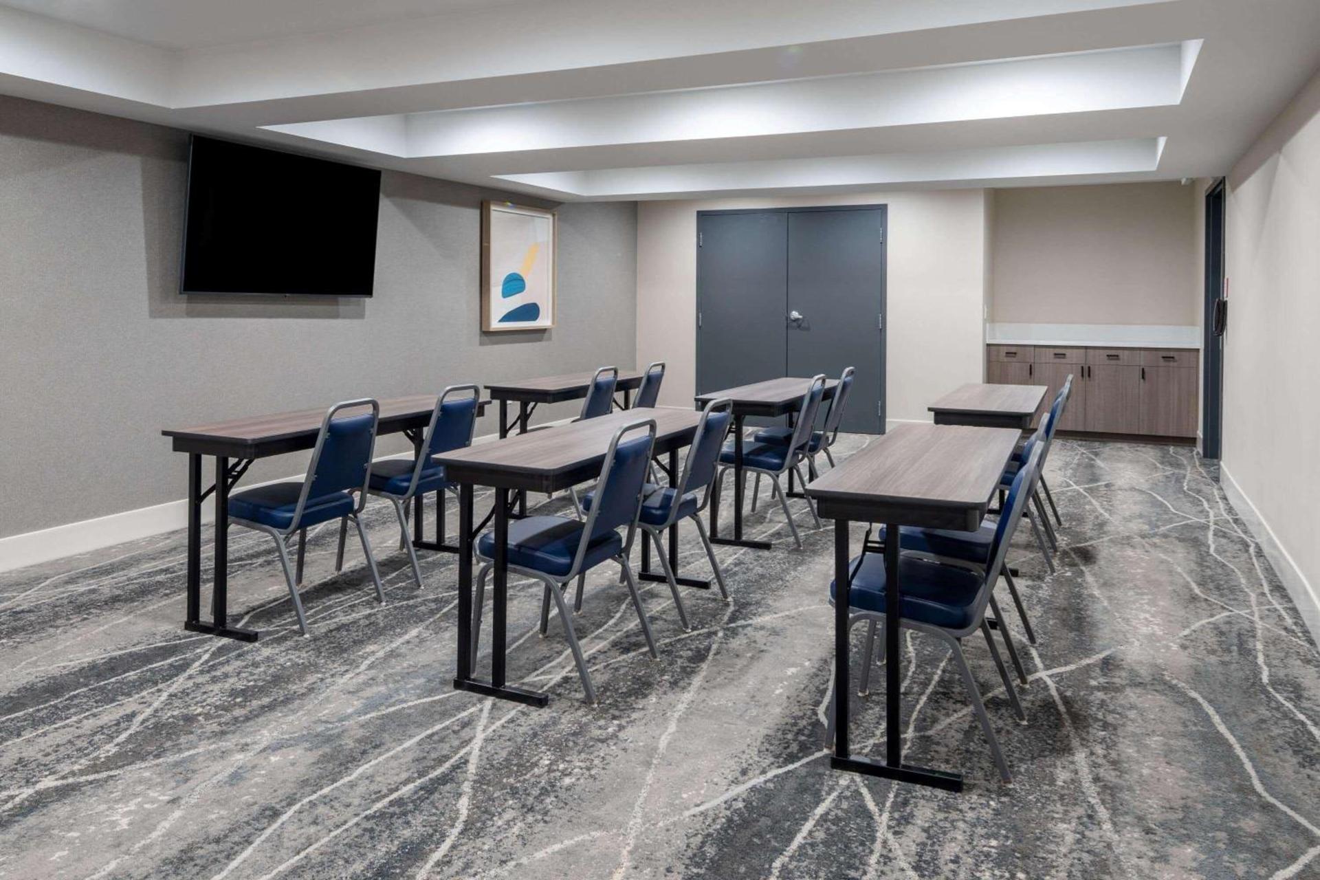 Ramada by Wyndham Modesto Yosemite Area photo 35