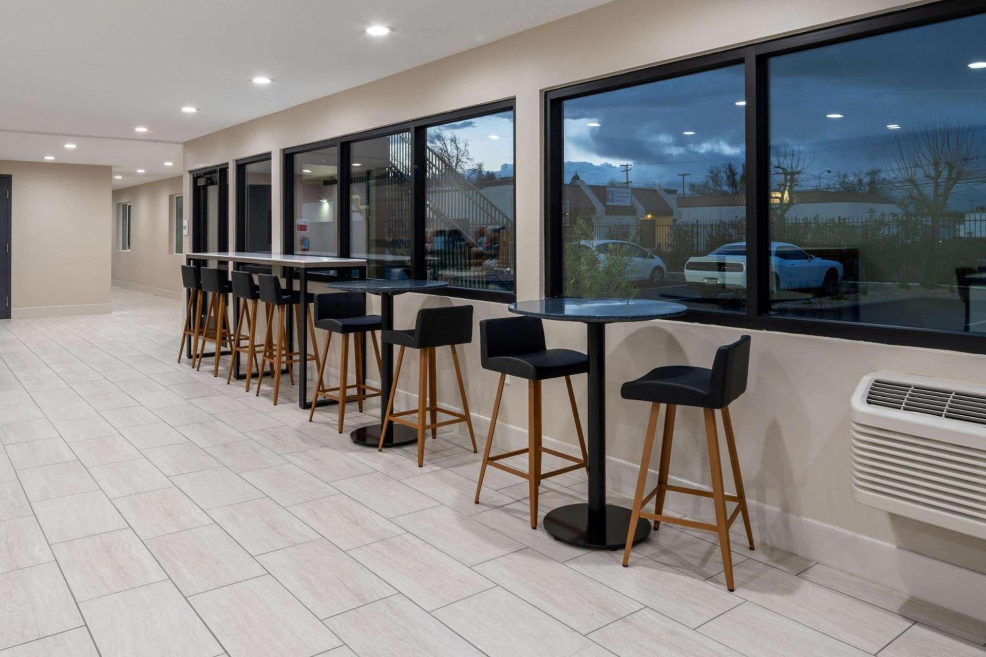 Ramada by Wyndham Modesto Yosemite Area photo 36
