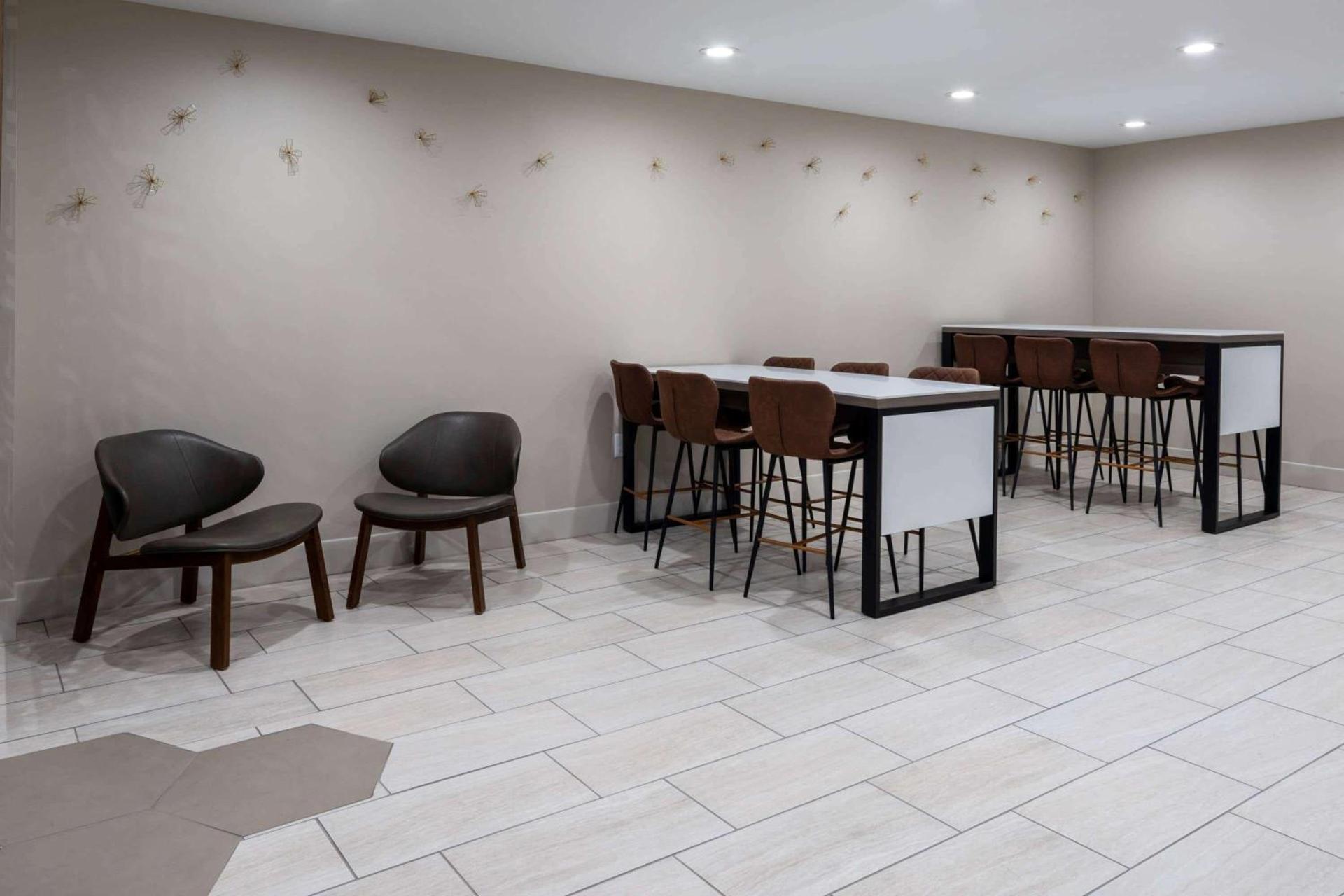 Ramada by Wyndham Modesto Yosemite Area photo 37