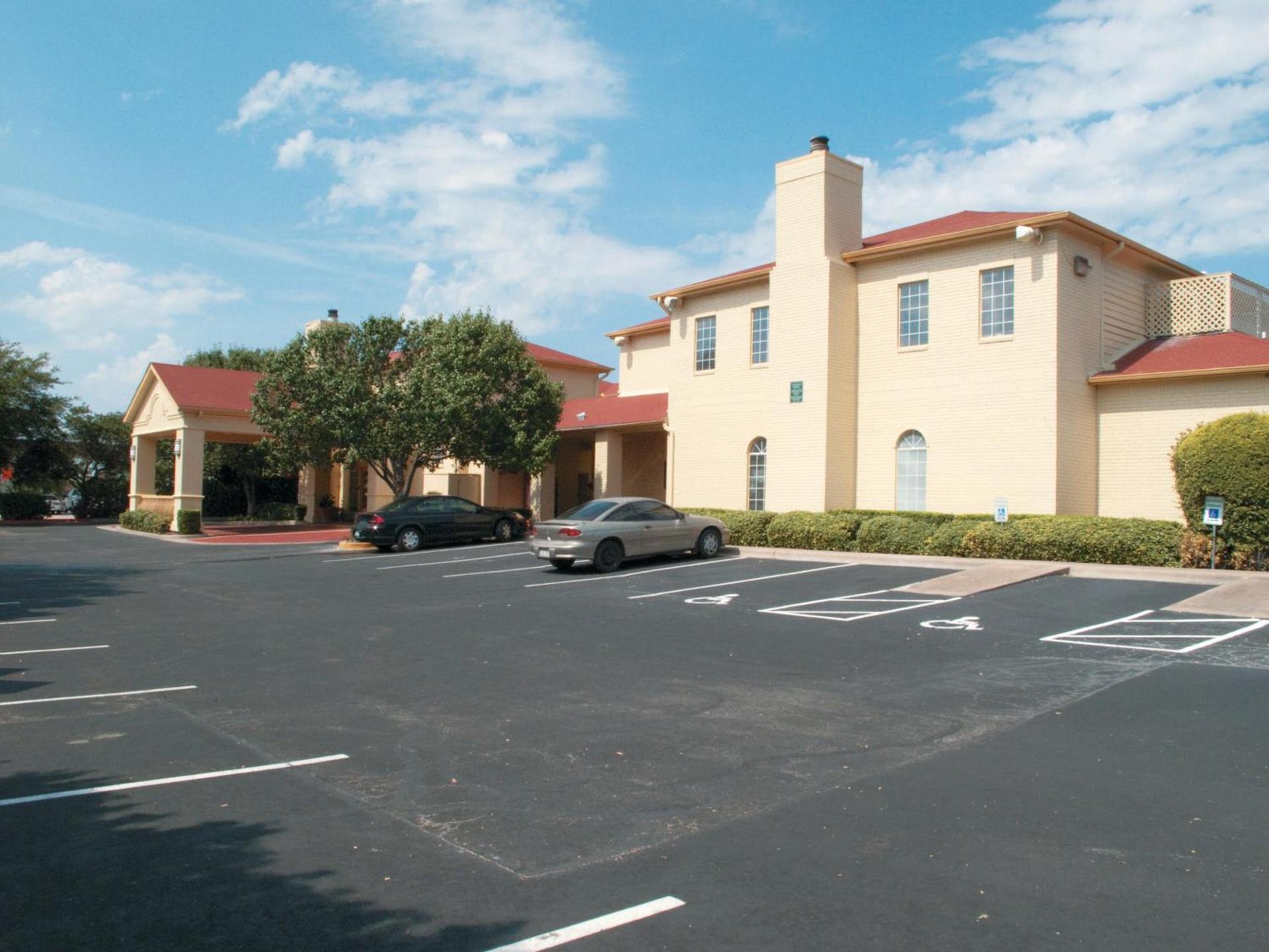 Days Inn by Wyndham Georgetown photo 9