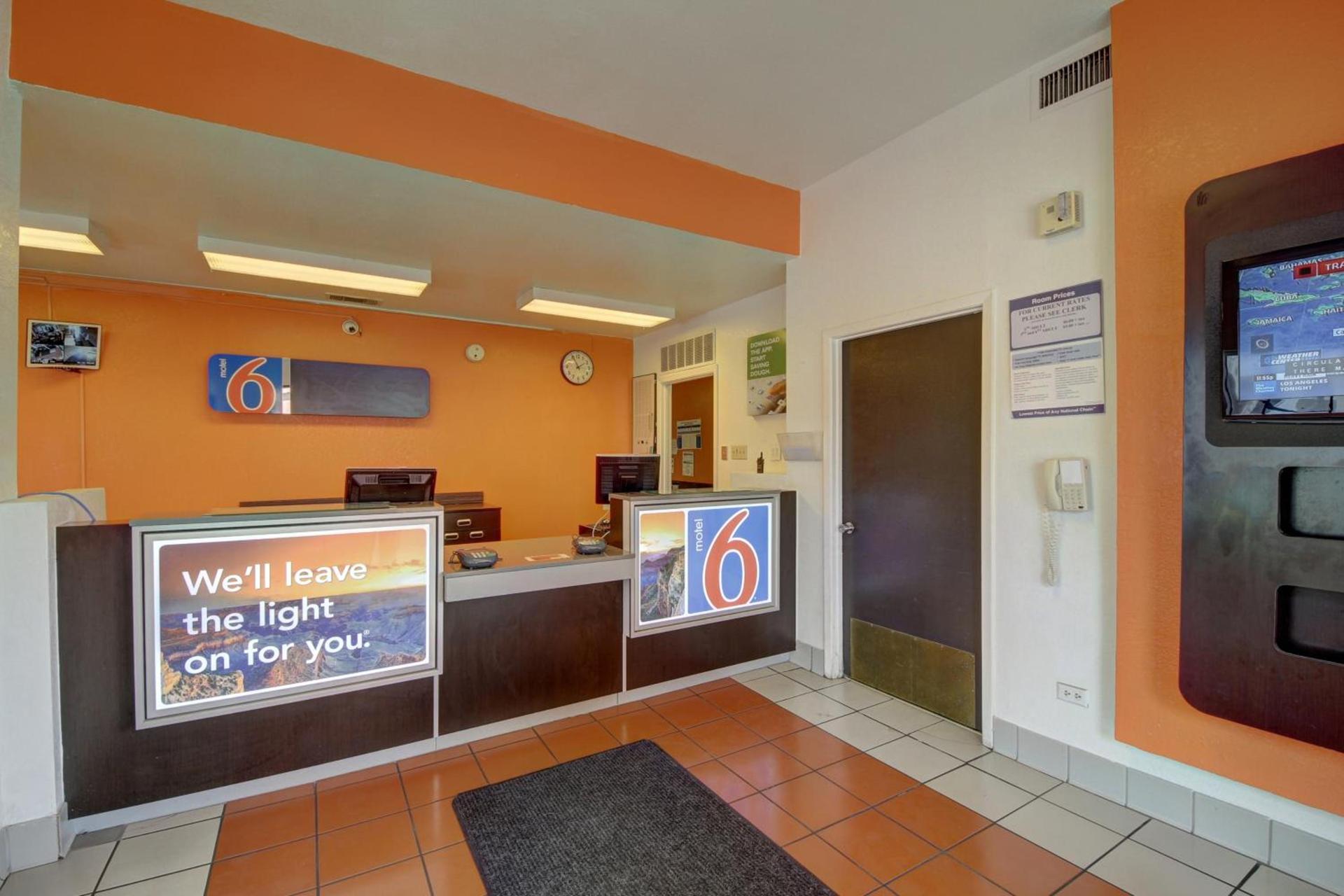 Motel 6-San Antonio, TX - Downtown - Market Square photo 14