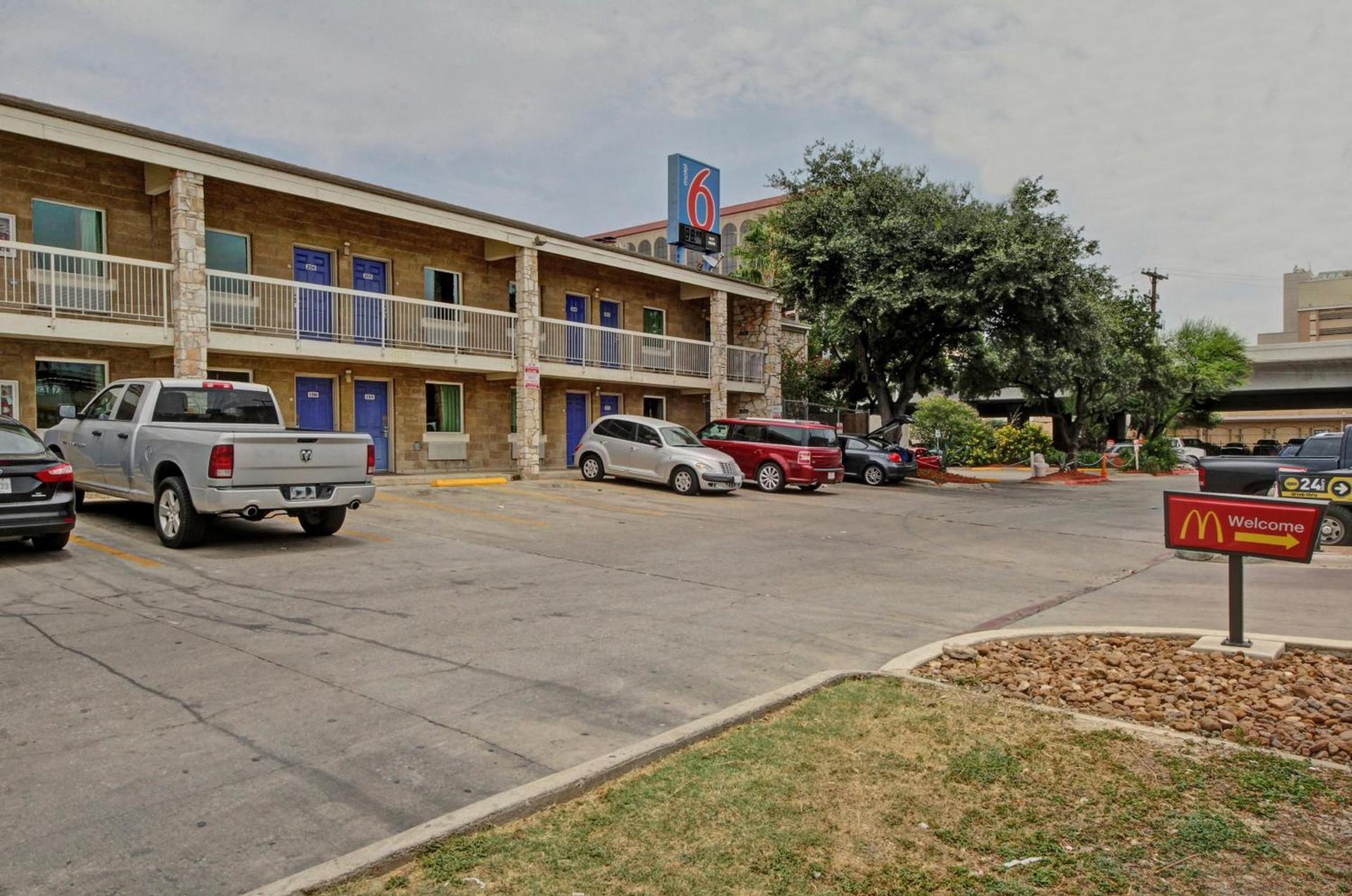 Motel 6-San Antonio, TX - Downtown - Market Square photo 11