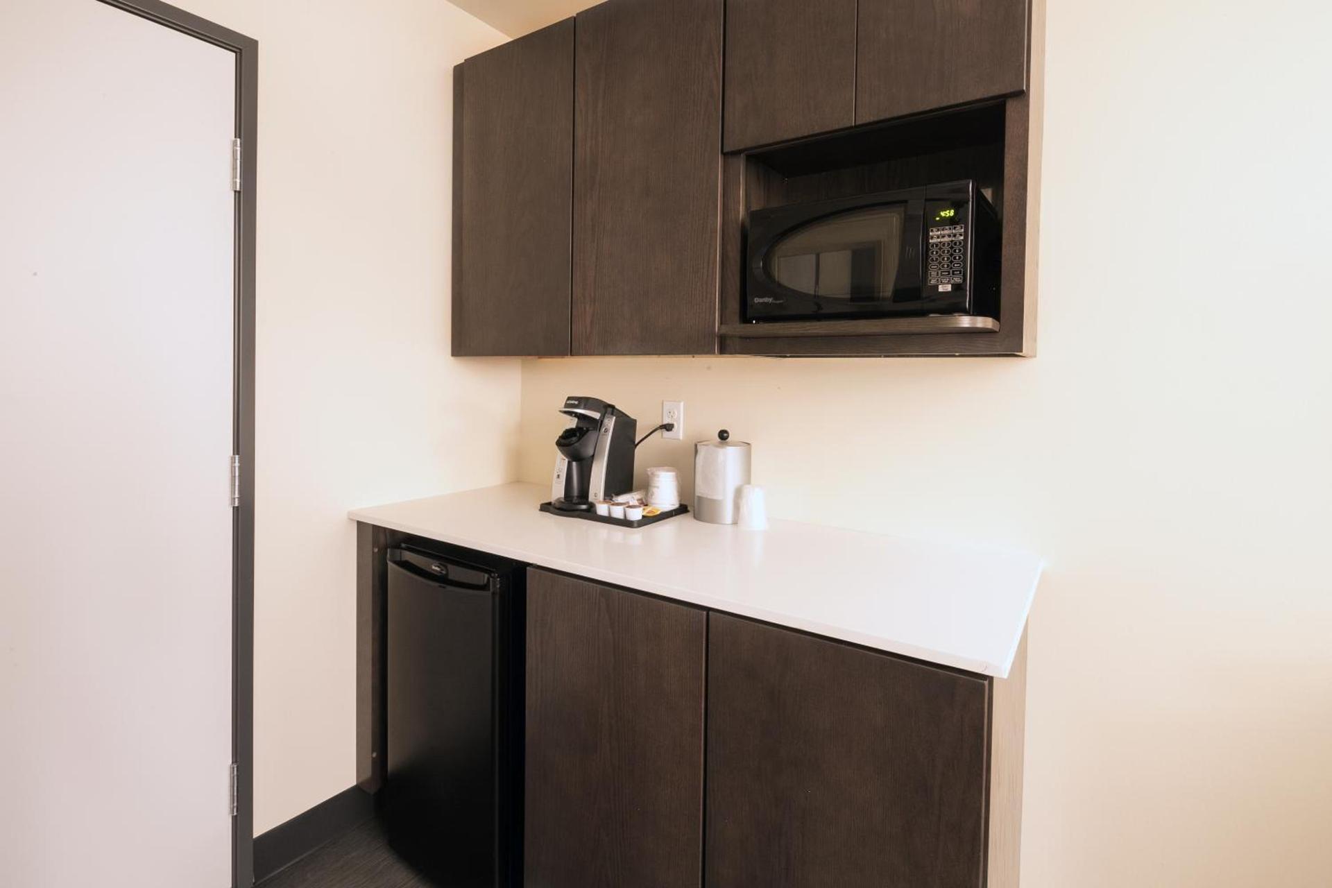 Holiday Inn & Suites Detroit - Troy by IHG photo 40