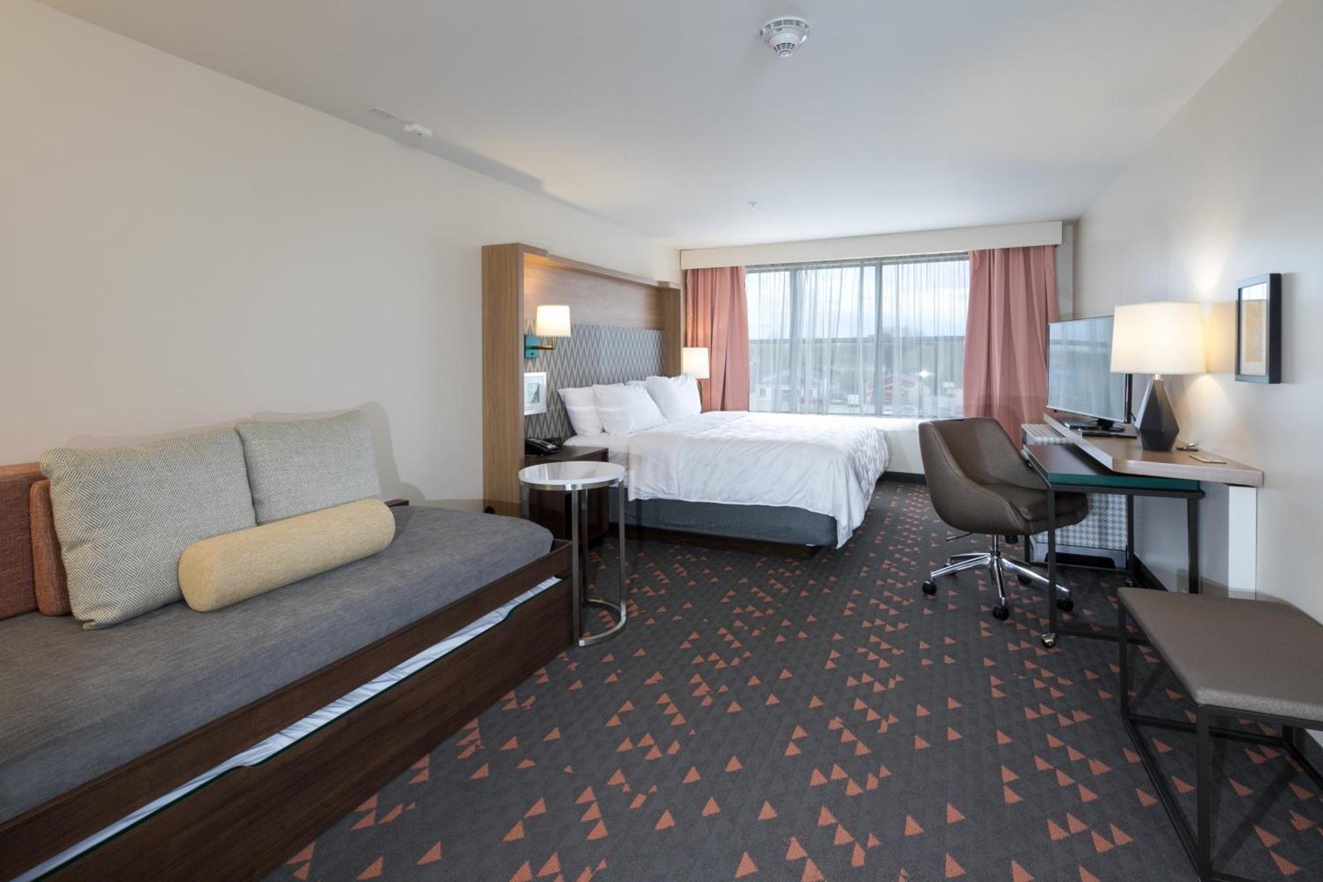 Holiday Inn & Suites Detroit - Troy by IHG photo 34