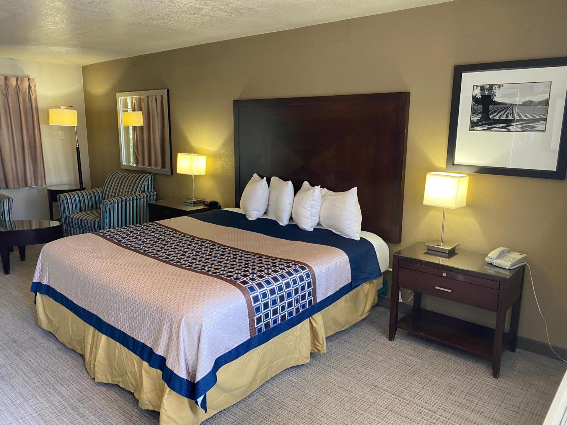 Vino Inn & Suites photo 33