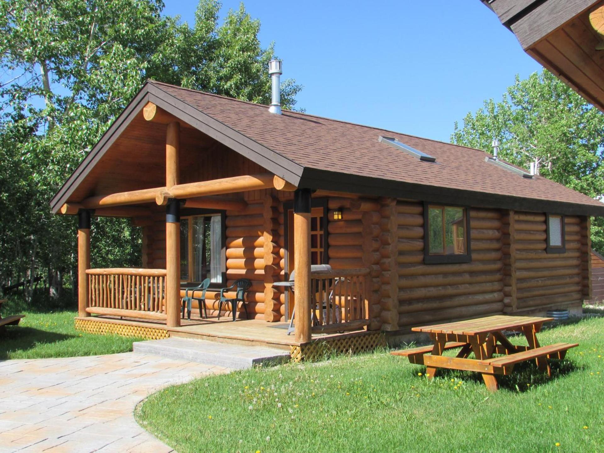 Beartooth Hideaway Inn & Cabins photo 8
