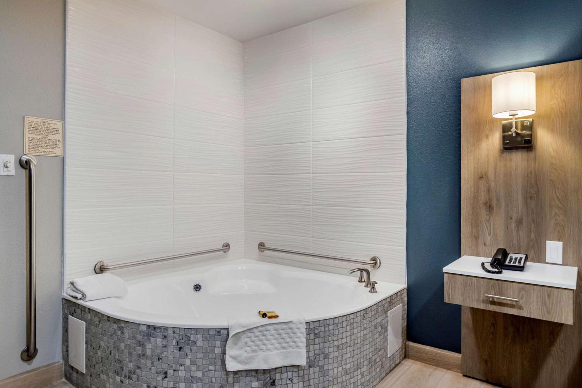 Best Western Plus Edinburg Inn & Suites photo 27