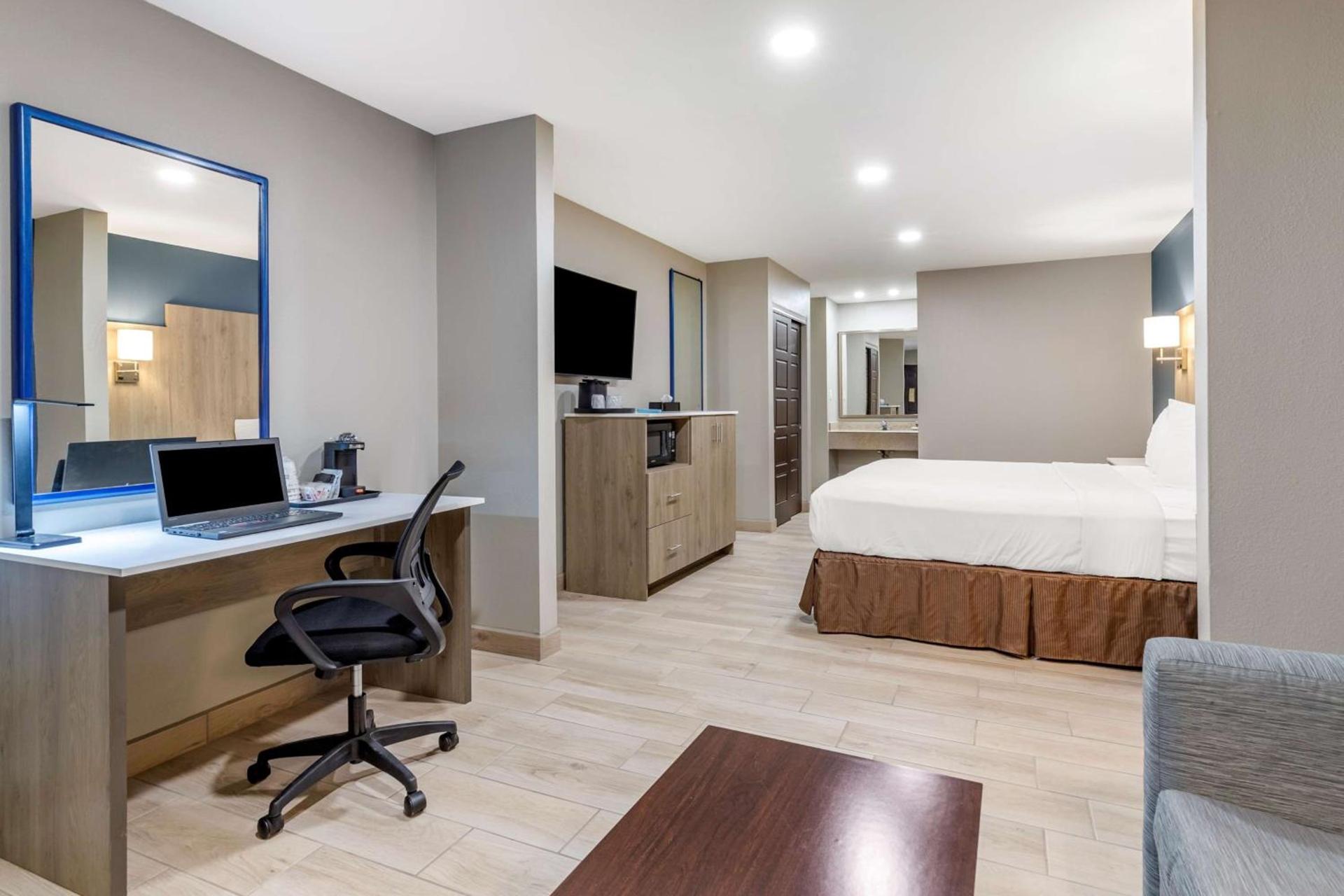 Best Western Plus Edinburg Inn & Suites photo 28