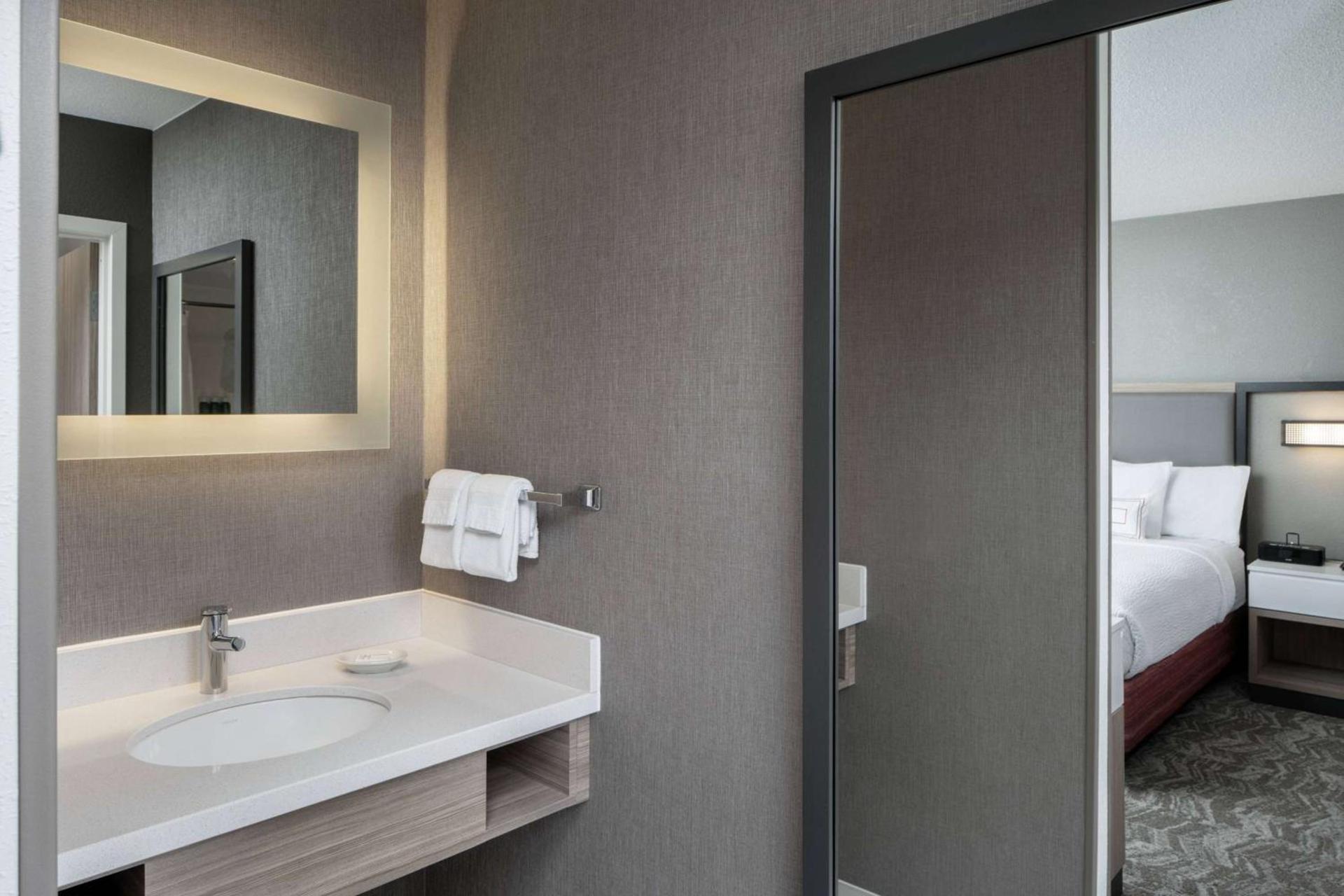 Sonesta Select Nashville Airport Suites photo 11