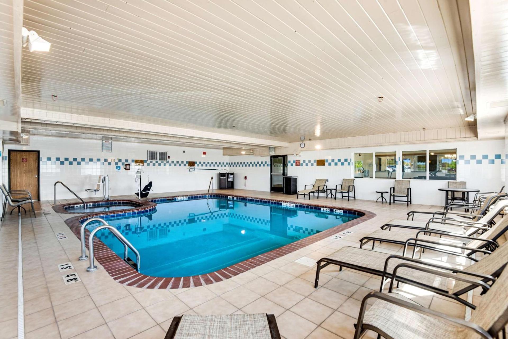 Best Western Firestone Inn & Suites photo 12