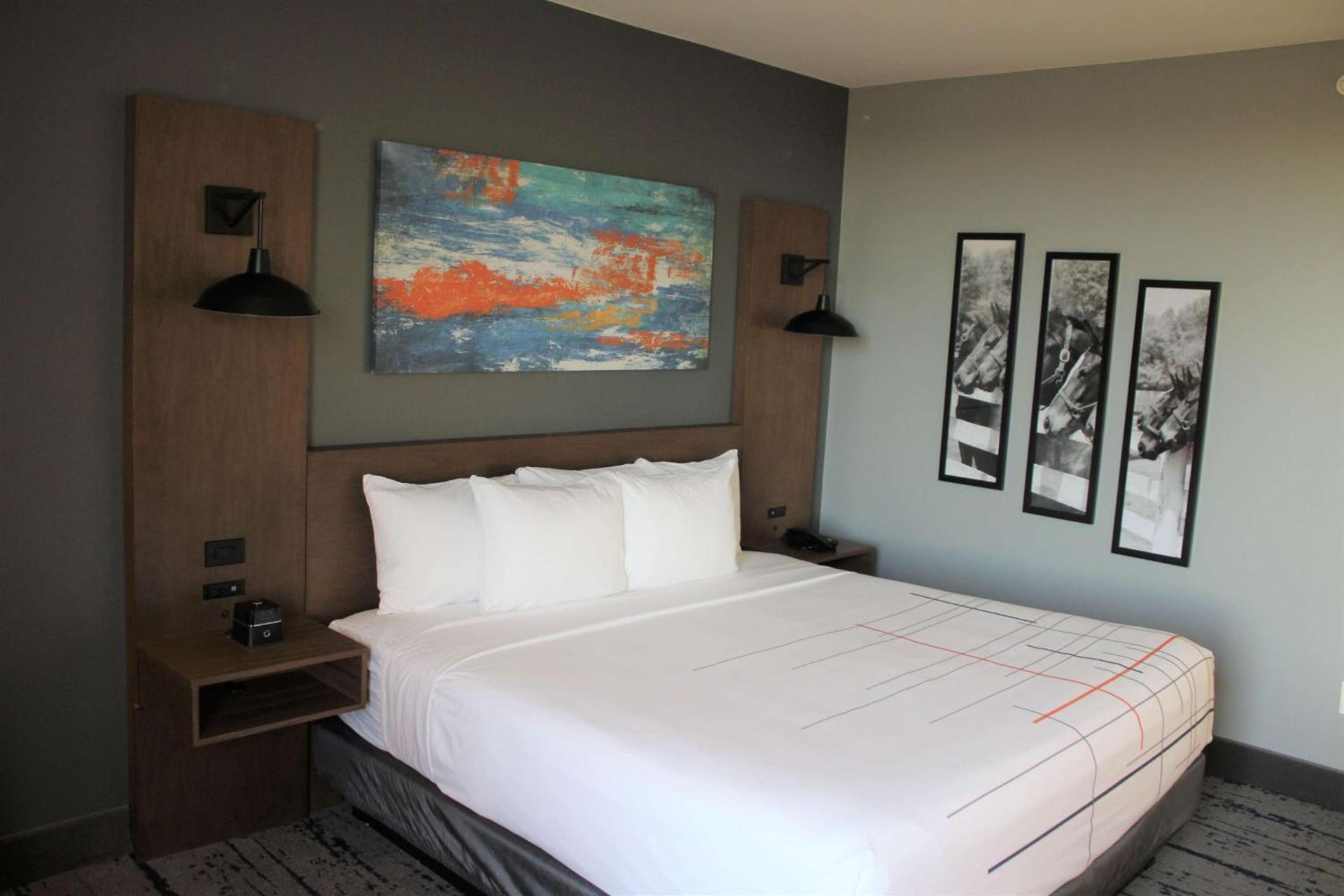 La Quinta Inn & Suites by Wyndham Bardstown photo 10