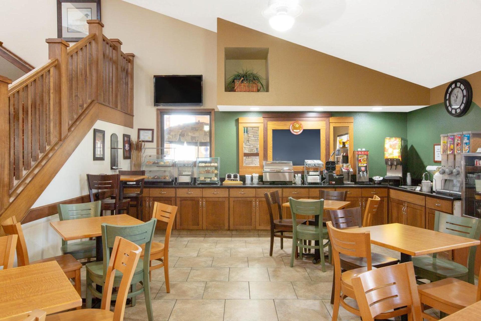 AmericInn by Wyndham Muscatine photo 57