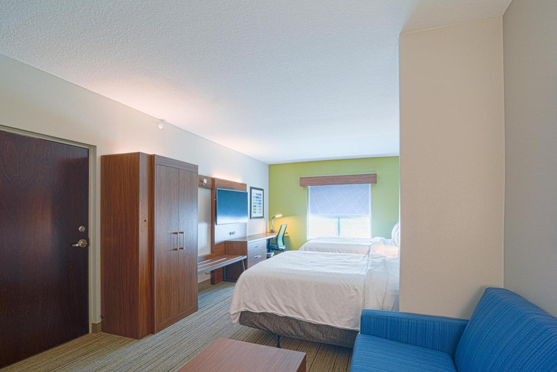 Holiday Inn Express Hotel & Suites Tampa-USF-Busch Gardens by IHG photo 6