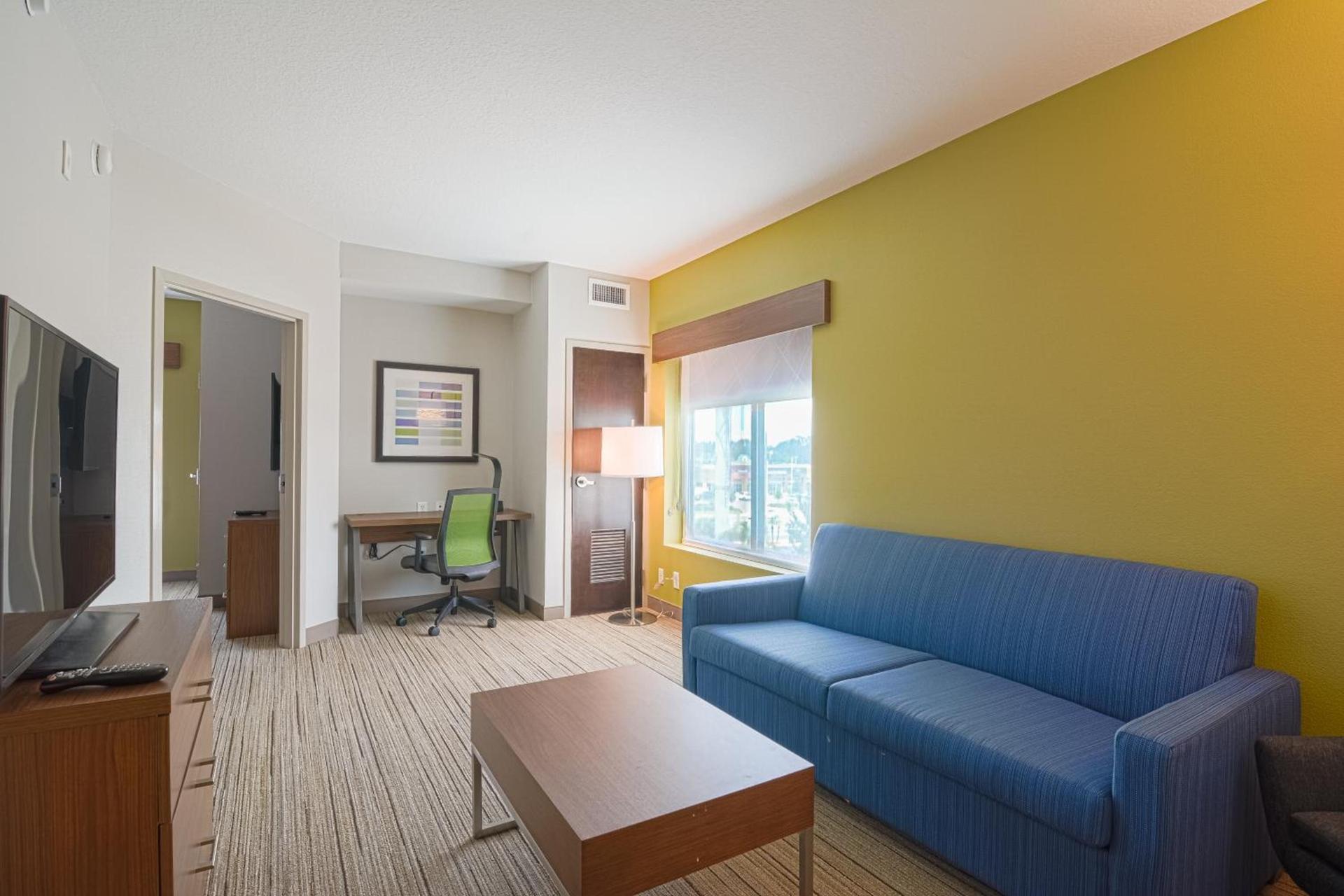 Holiday Inn Express Hotel & Suites Tampa-USF-Busch Gardens by IHG photo 10