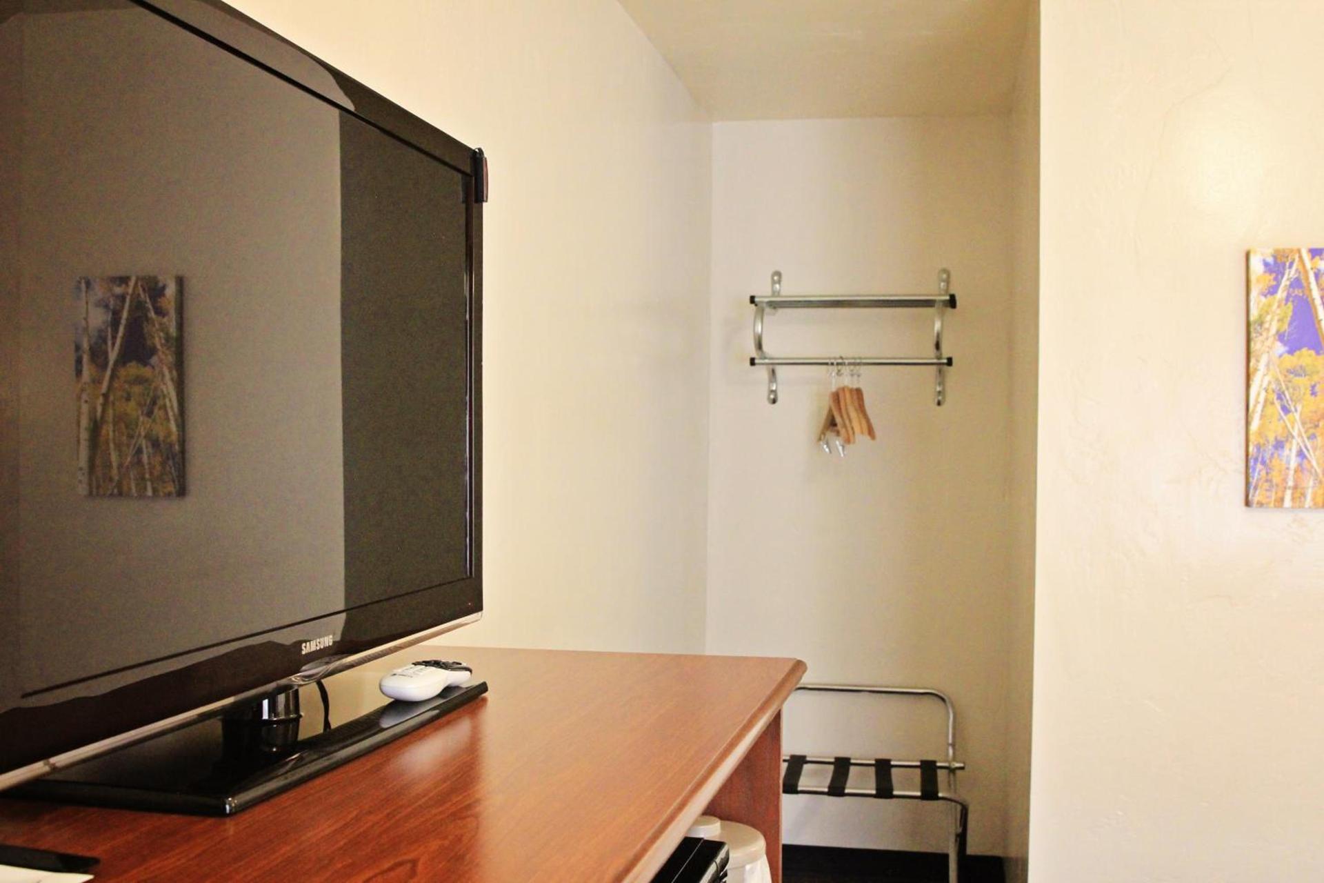 Bowen Motel photo 18