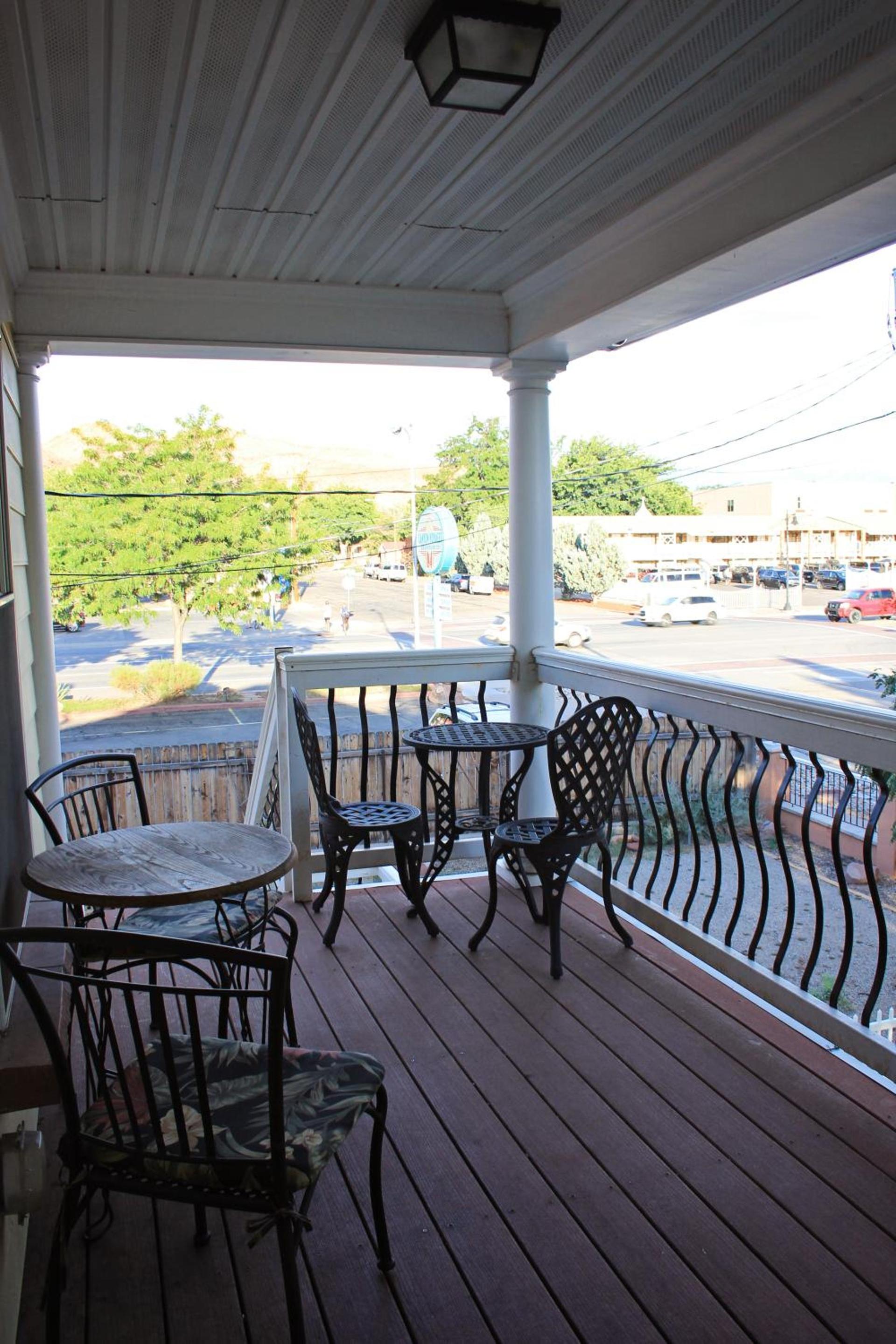Bowen Motel photo 24