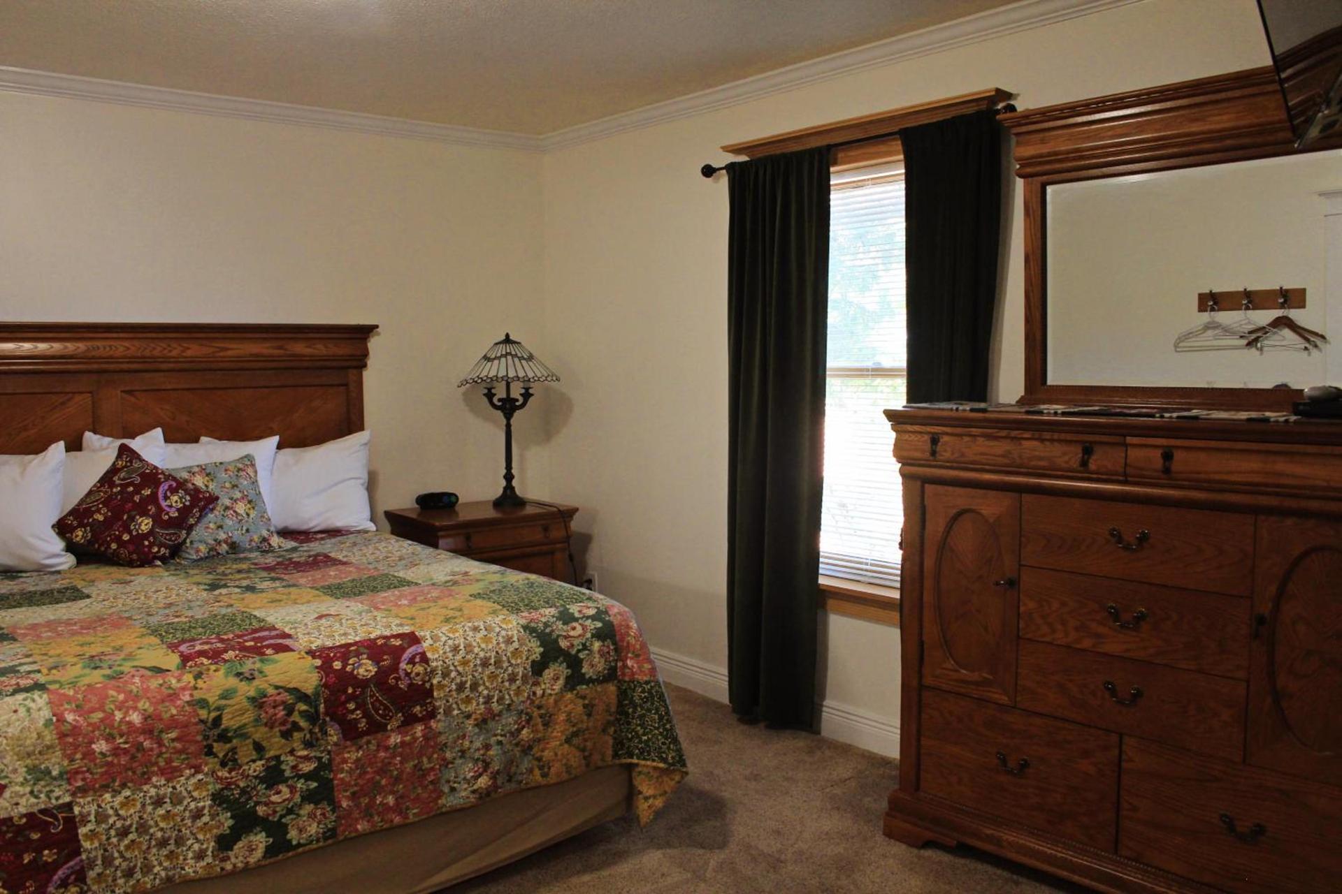 Bowen Motel photo 23