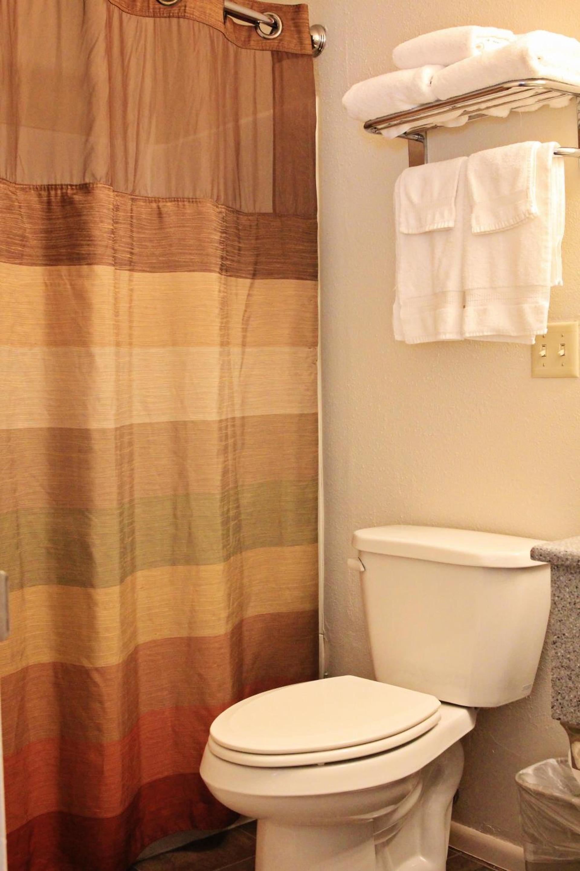 Bowen Motel photo 39