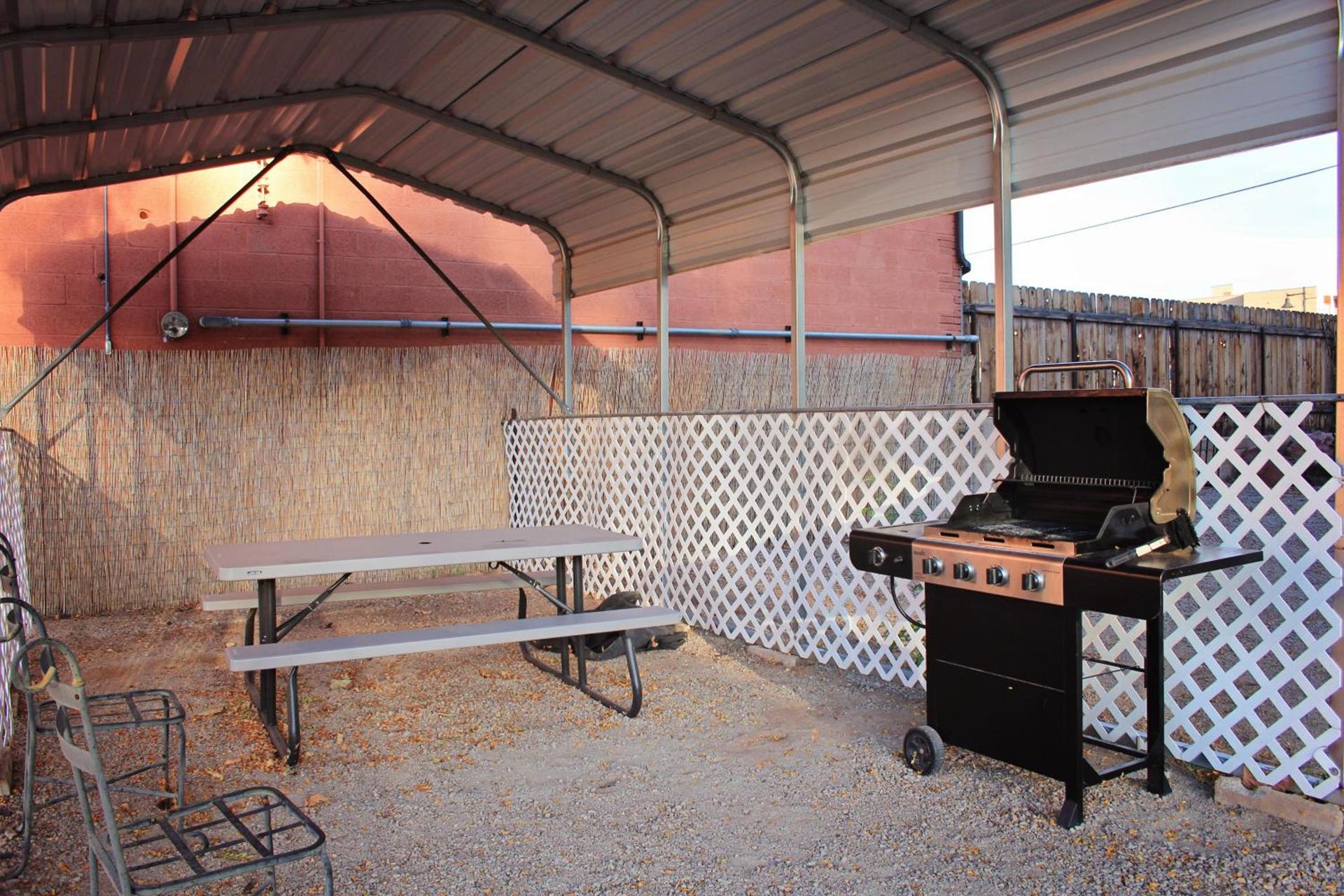 Bowen Motel photo 40