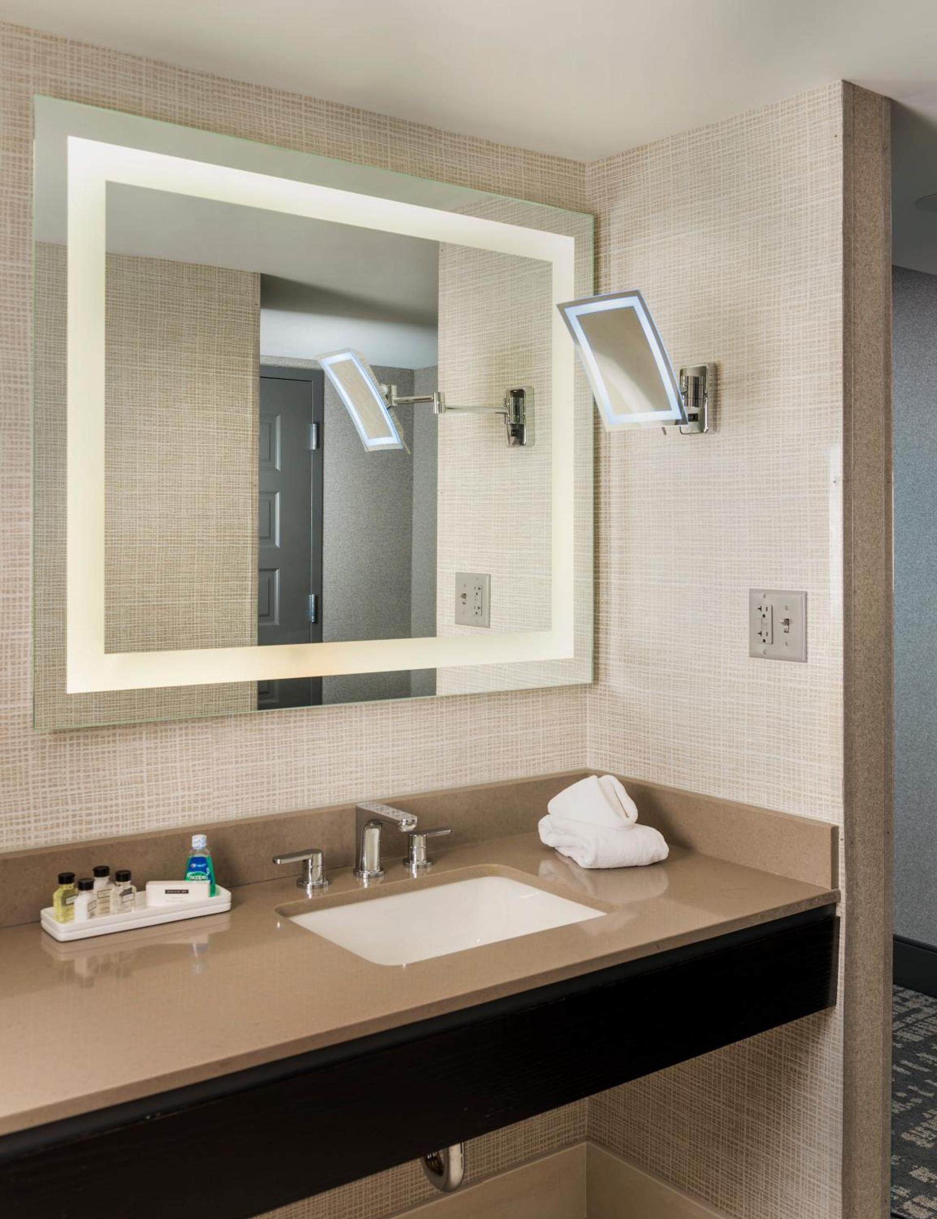 Crowne Plaza Providence-Warwick (Airport) by IHG photo 17
