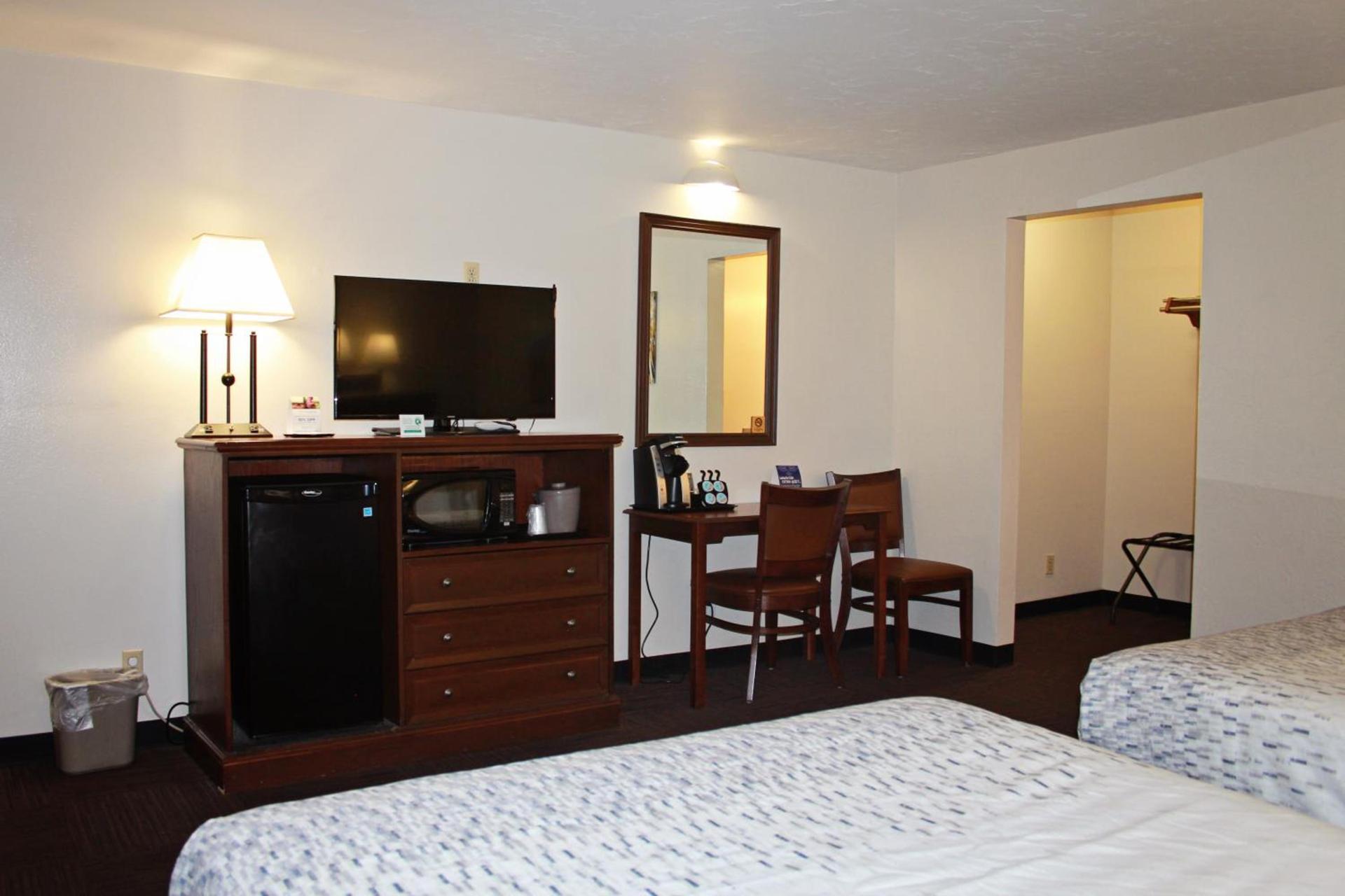 Bowen Motel photo 52