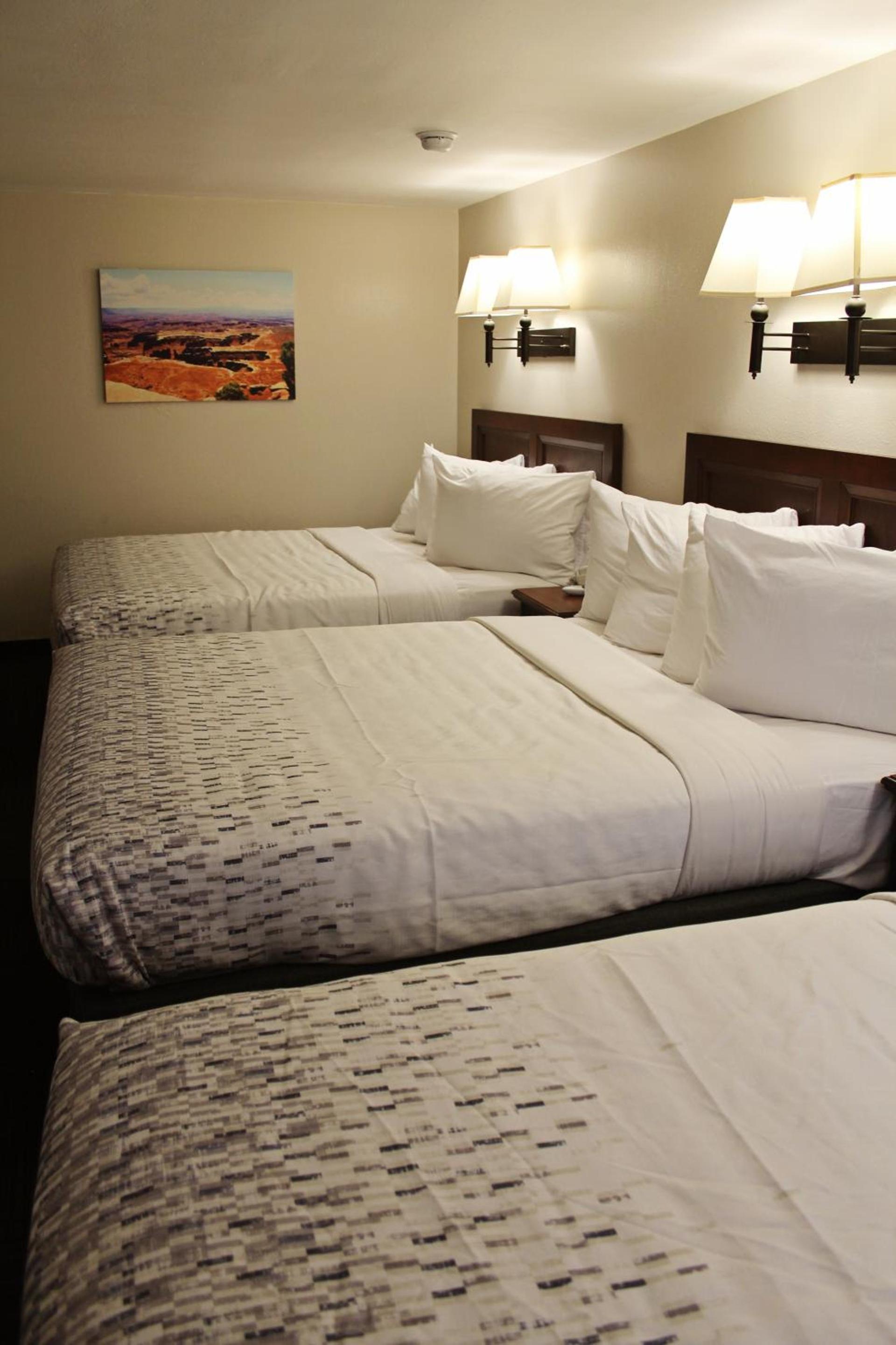 Bowen Motel photo 57