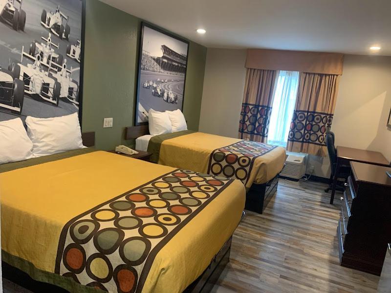 Super 8 by Wyndham Frankfort IN photo 10
