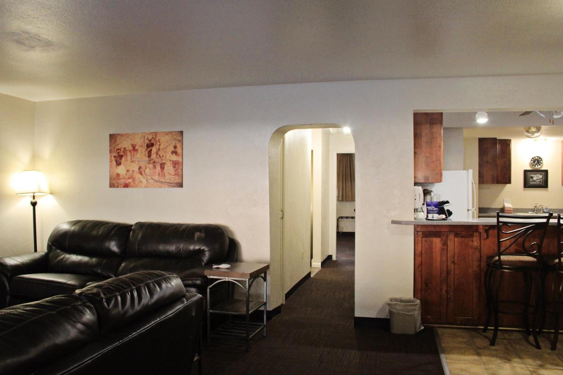 Bowen Motel photo 65