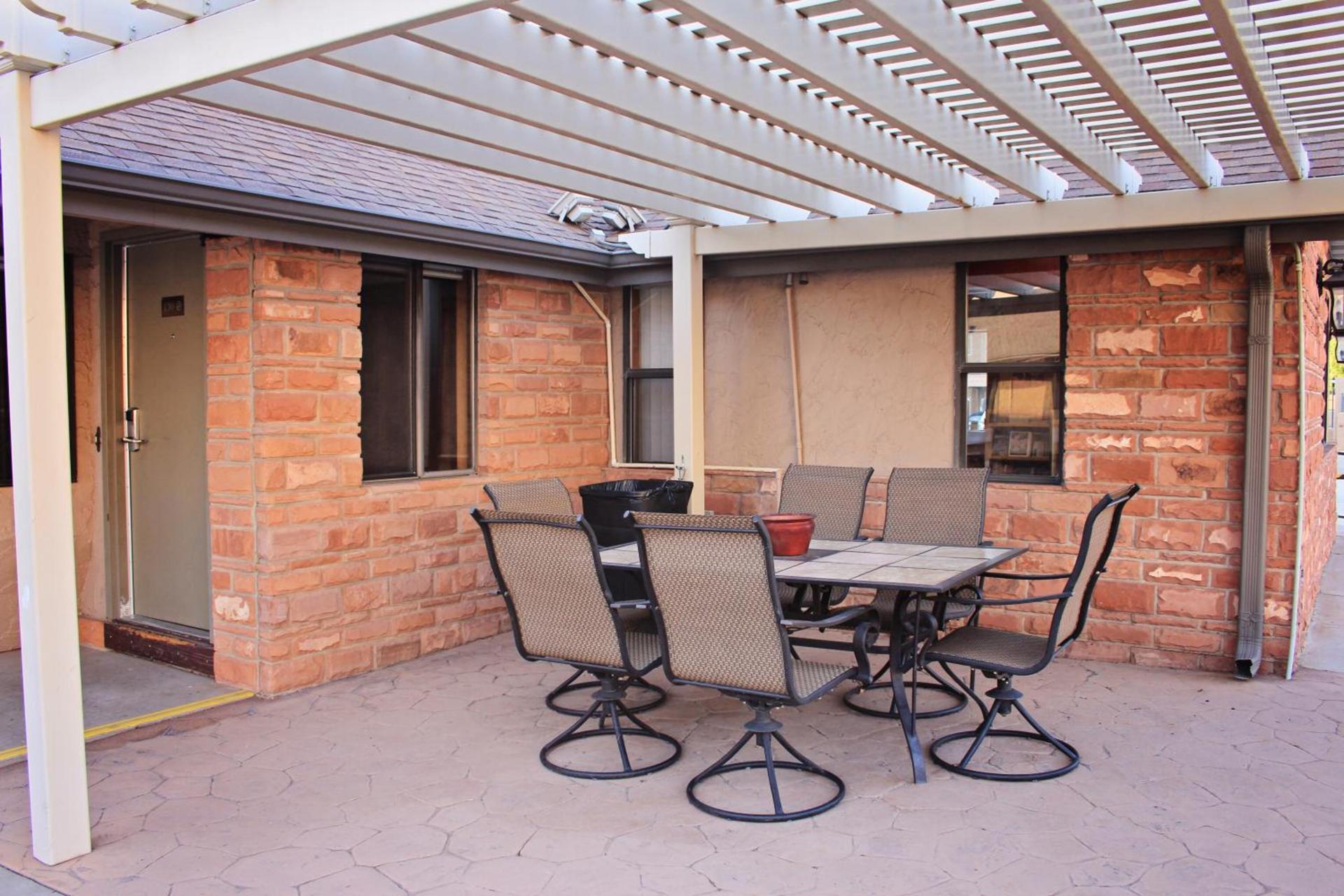 Bowen Motel photo 61