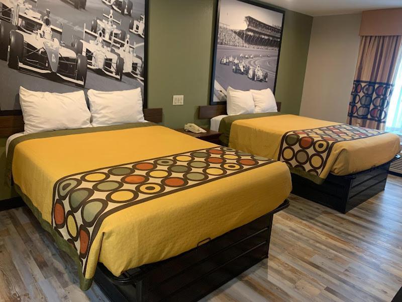 Super 8 by Wyndham Frankfort IN photo 6