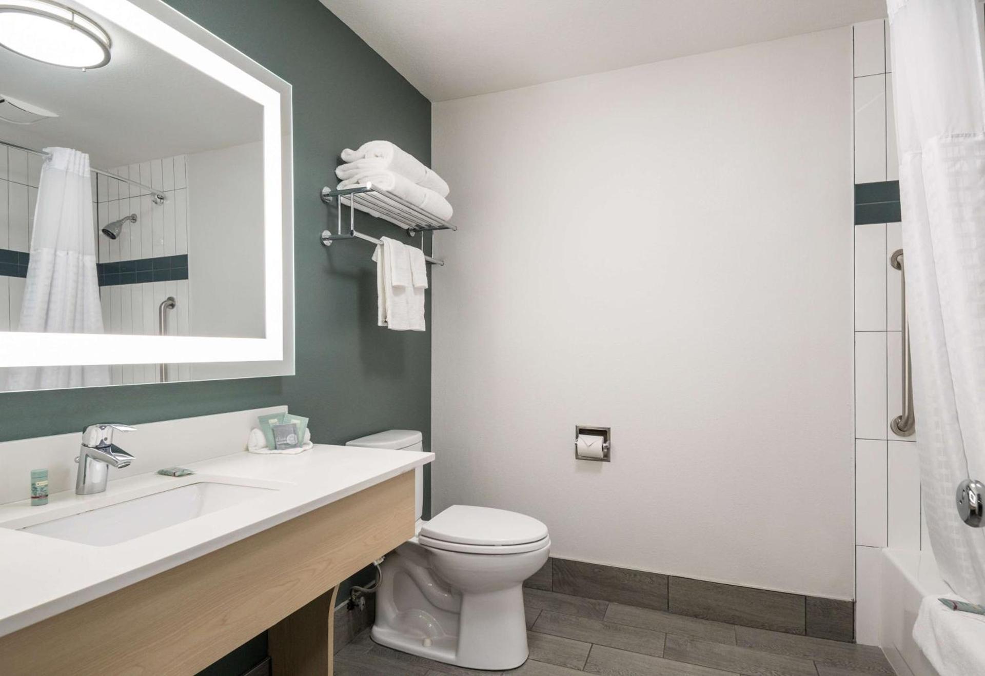 Best Western Portland West Beaverton photo 33