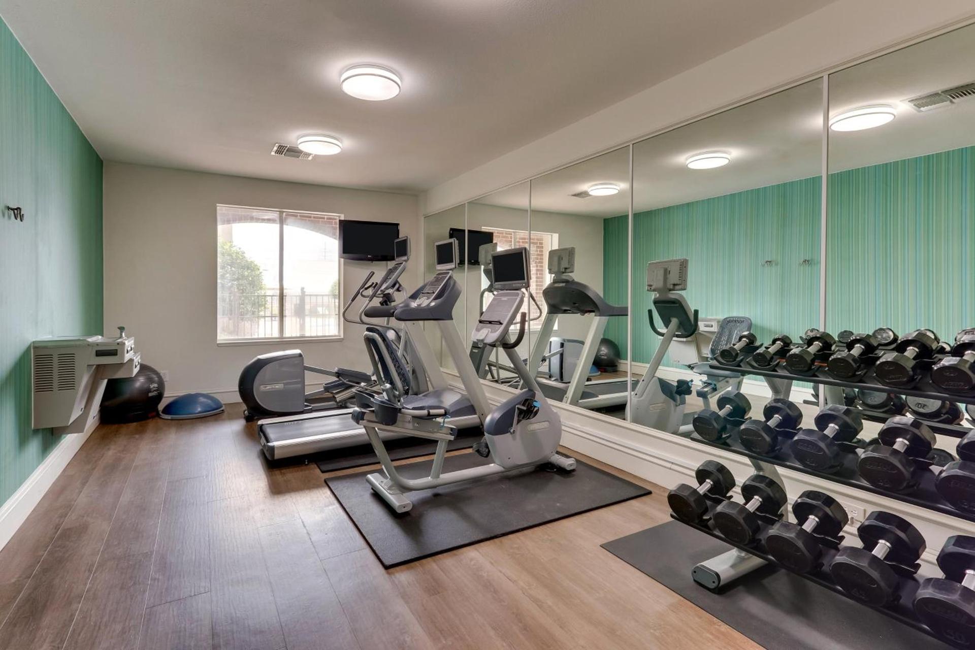 Holiday Inn Express & Suites Waxahachie by IHG photo 38