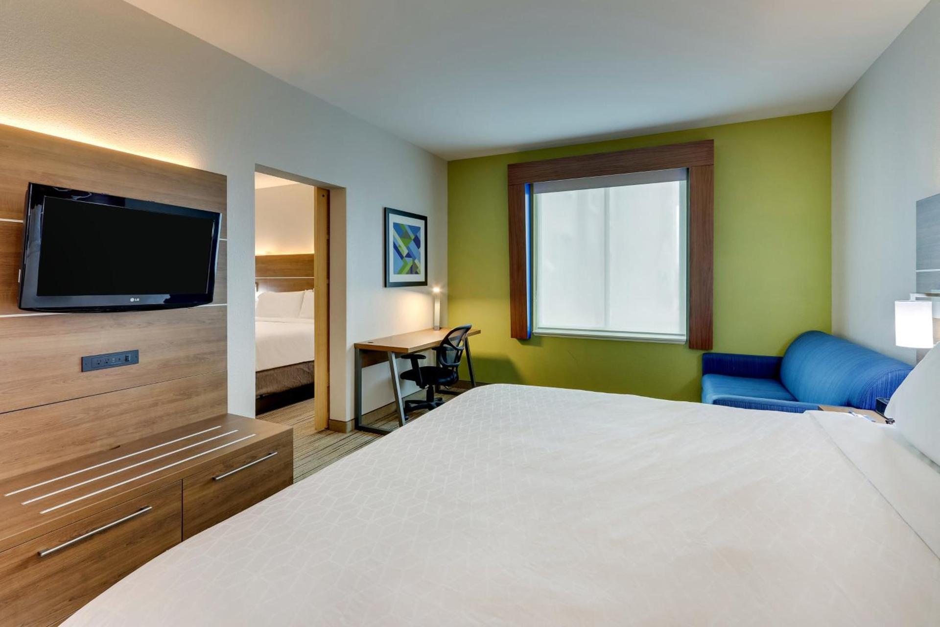 Holiday Inn Express & Suites Waxahachie by IHG photo 53