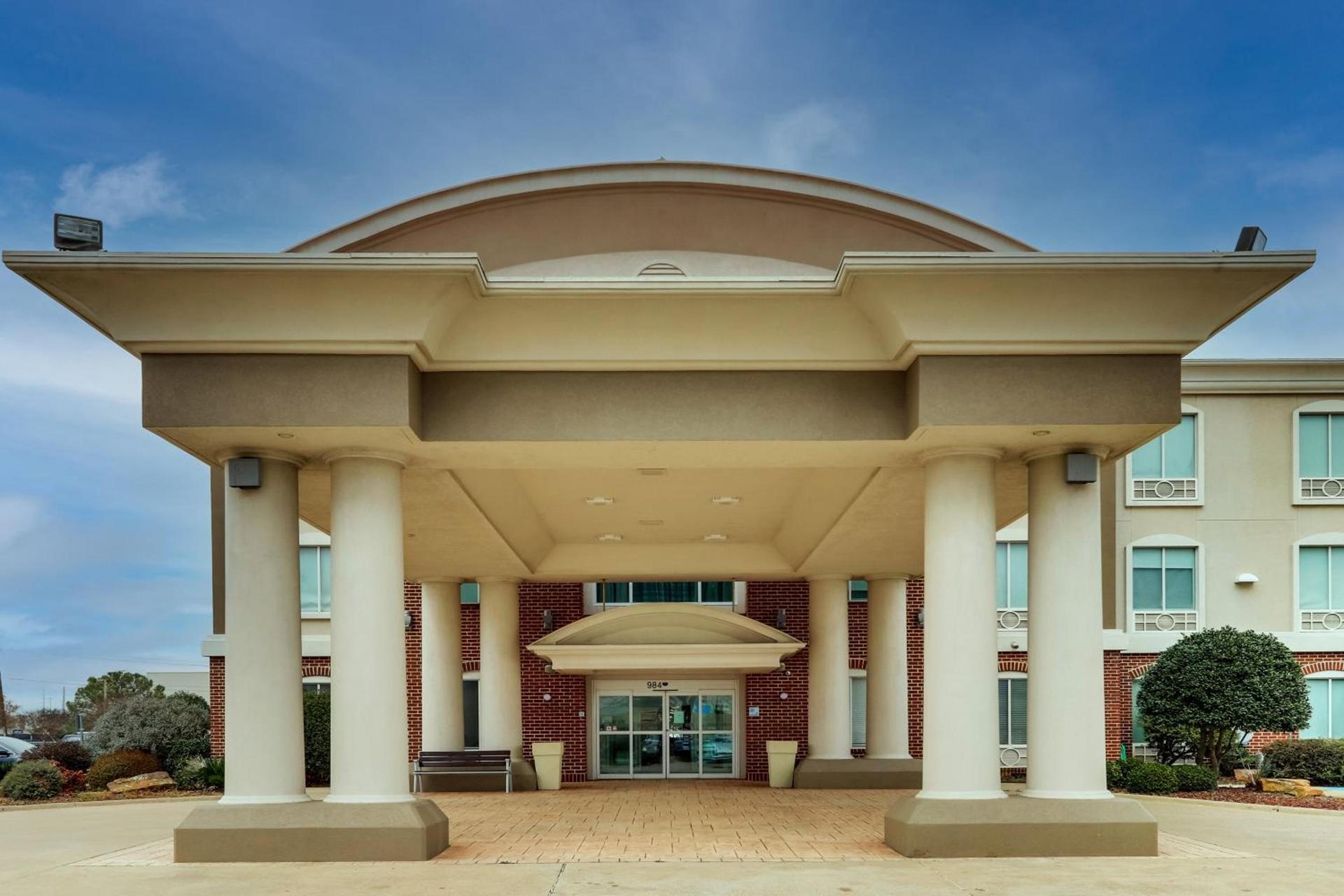 Holiday Inn Express & Suites Waxahachie by IHG photo 20